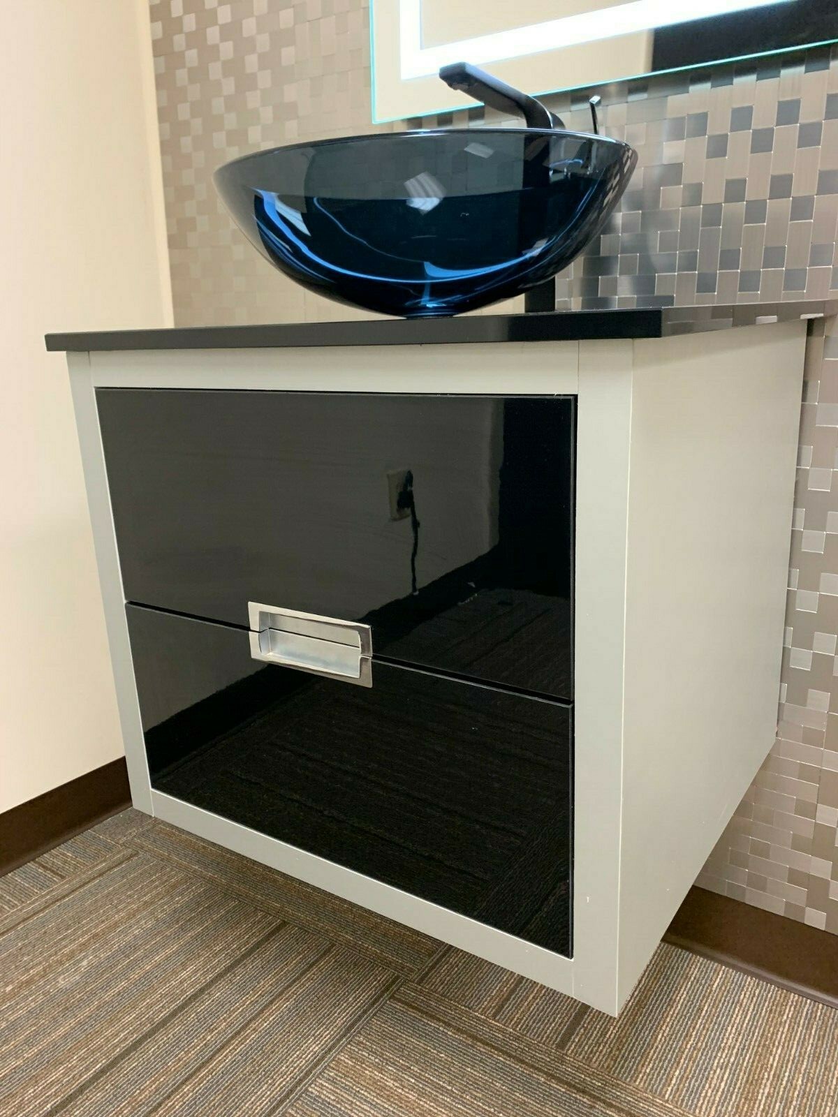 Modern 24″Bathroom Vanity silver/black+LED Mirror+cntr.Top+ sink+faucet DAN24Lux
