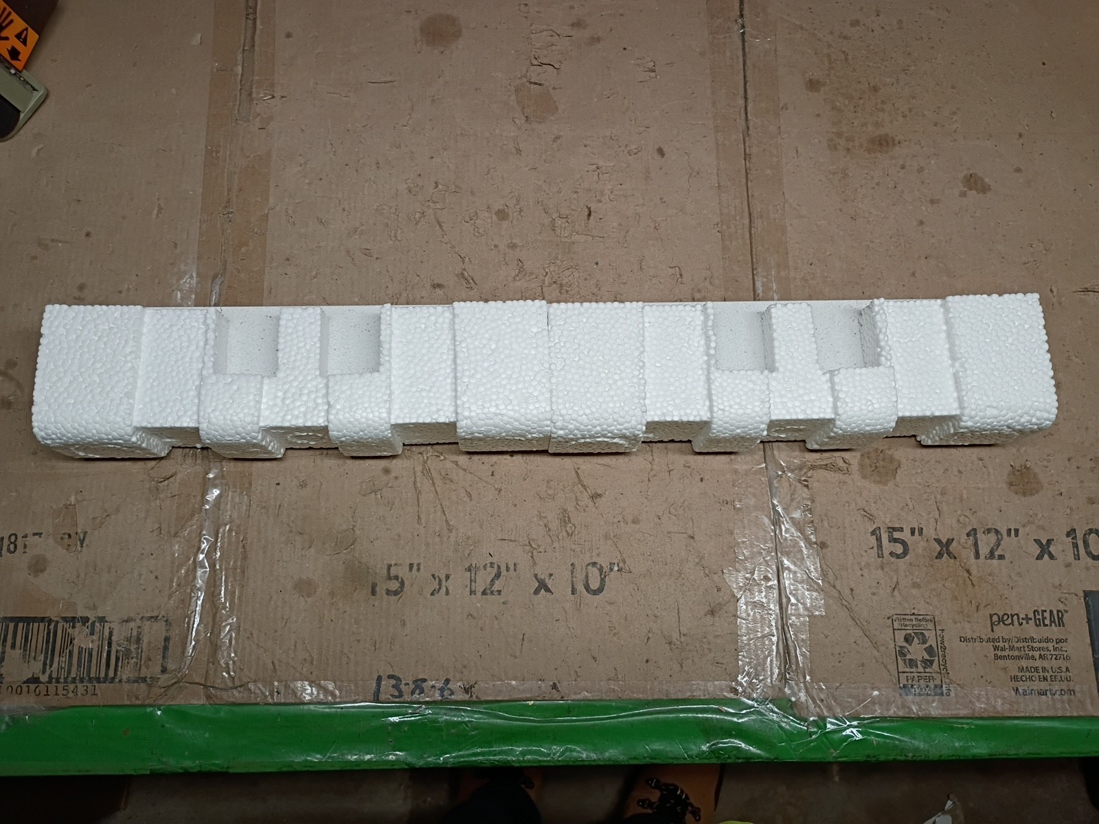 Glacier bay BSCP25-WH 25″ Cultured Marble Vanity Backsplash in Colorpoint White