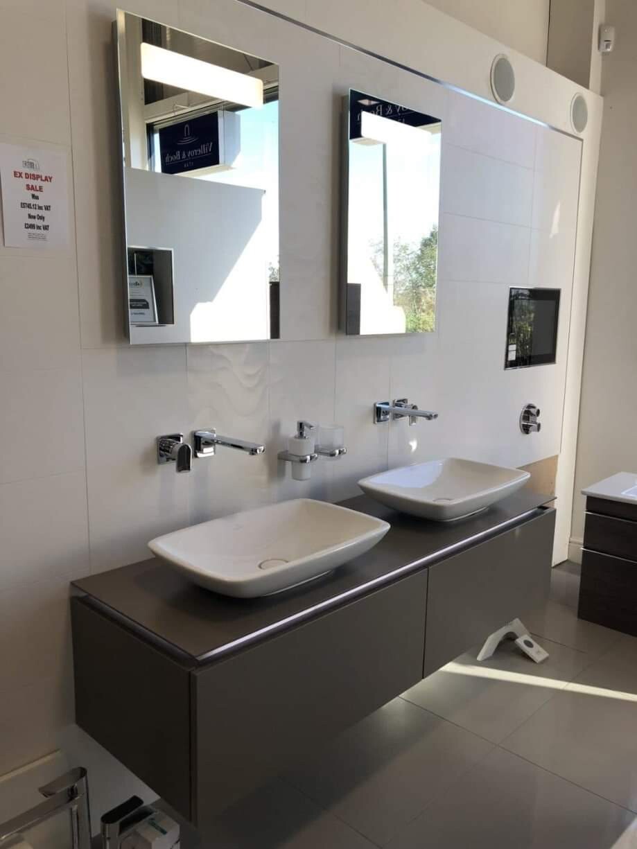 Villeroy & Boch LED Mirror Medicine cabinet, 19 3/4″ 29 3/8″ 4 1/8″ A416UR00