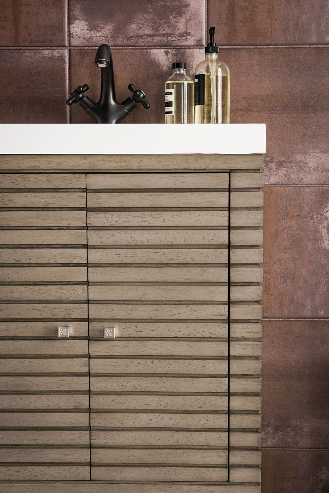 James Martin Vanities E213V24WG Linden 24″ – Wood