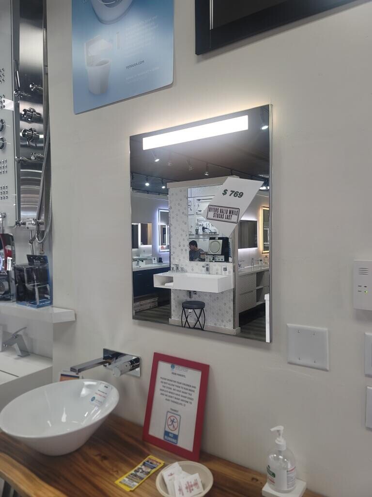 Villeroy & Boch LED Mirror Medicine cabinet, 23 5/8″ 29 3/8″ 4 1/4″ A417UR00