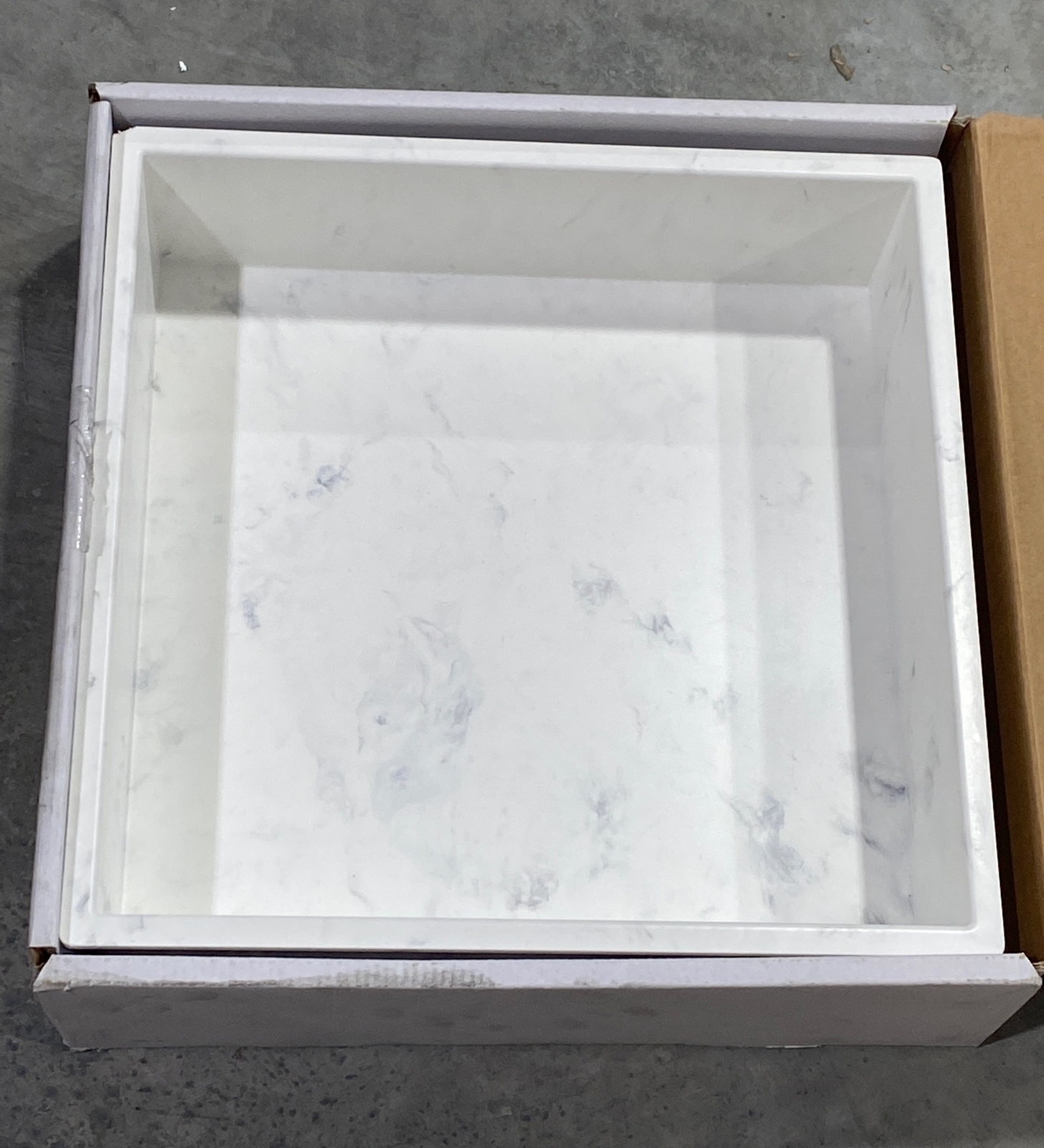 Samuel Mueller – 15″ x 15″ Monterey Solid Surface CMMA Storage Pod – Carrara
