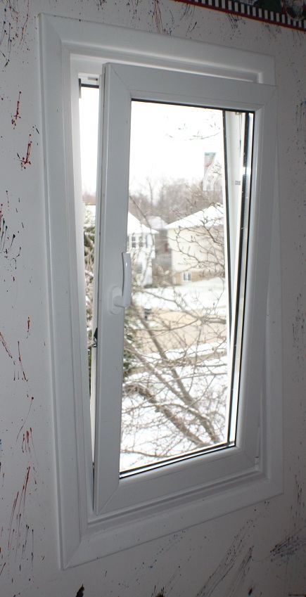 1- Tilt & Turn UPVC HIGH ENERGY EFFICIENCY CASEMENT WINDOW 29.5″x23.5″