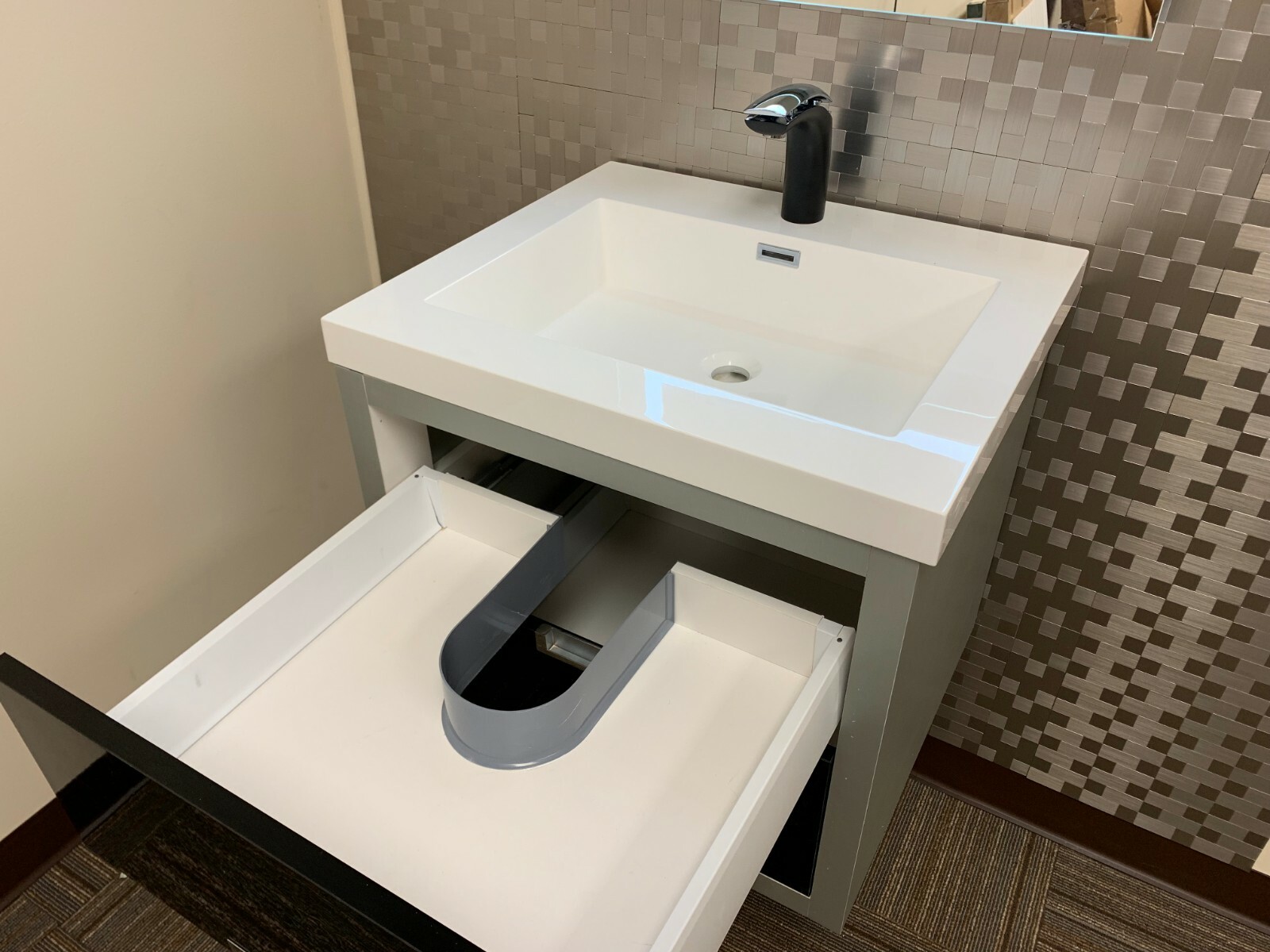 Modern 24″Bathroom Vanity silver/black+LED Mirror+cntr.Top+ sink+faucet DAN24Lux