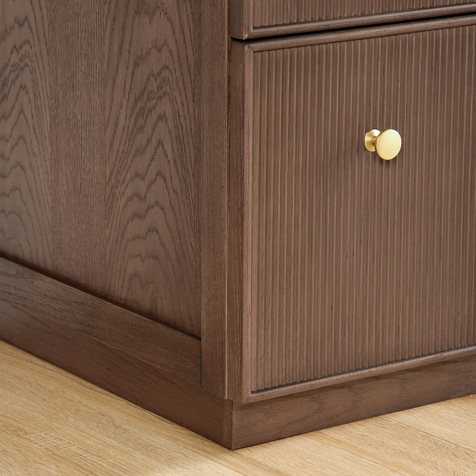 Oza 60M”Double Bath Vanity in Aged Dark Brown Oak with Fish Maw White Quartz Top