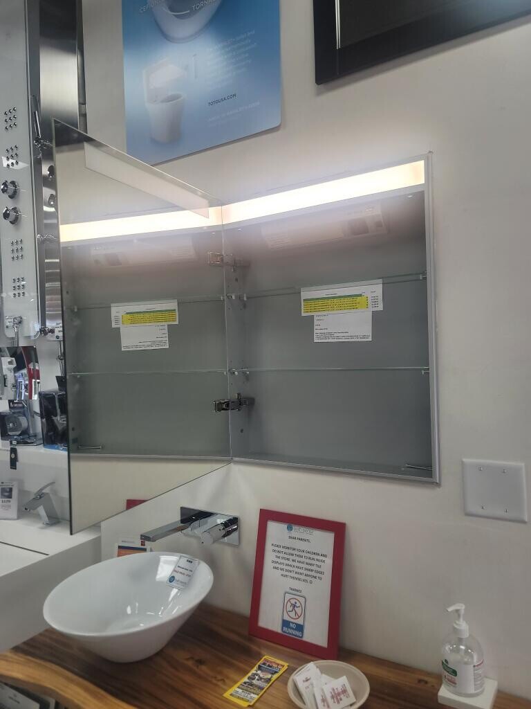 Villeroy & Boch LED Mirror Medicine cabinet, 19 3/4″ 29 3/8″ 4 1/8″ A416UR00