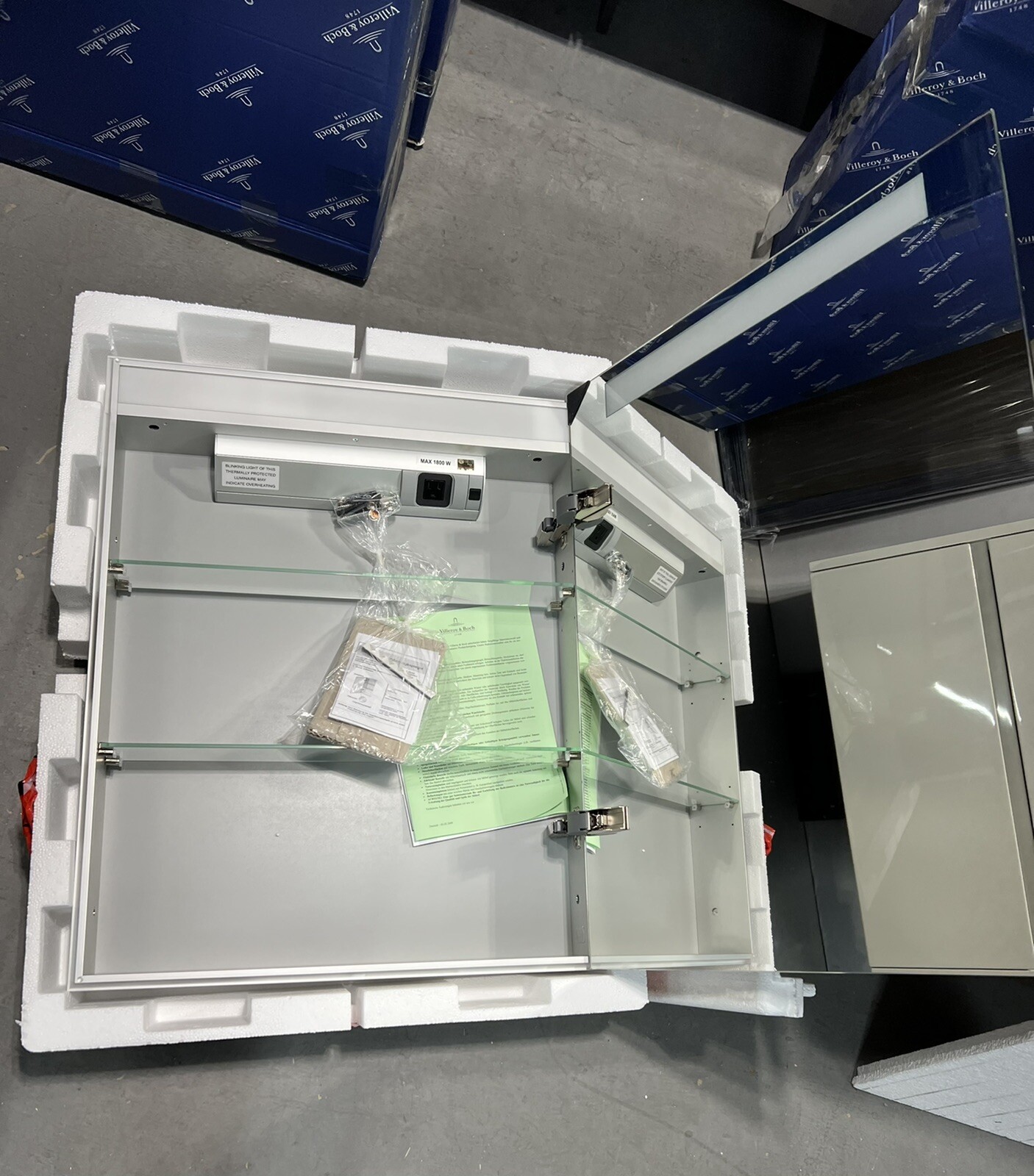 Villeroy & Boch LED Mirror Medicine cabinet, 23 5/8″ 29 3/8″ 4 1/4″ A417UR00