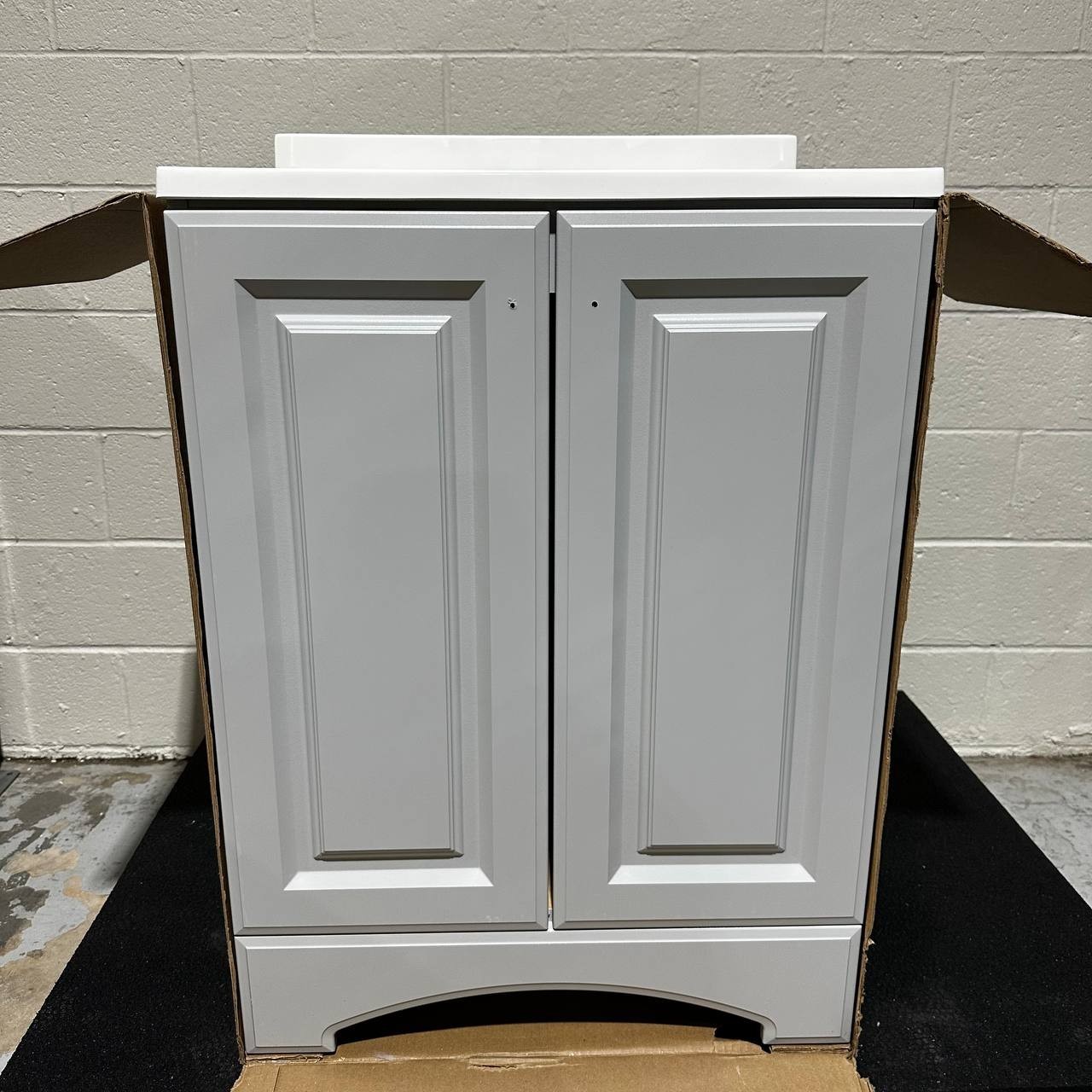 Glacier Bay 25″ Single-Sink Vanity – Pearl Gray with White Cultured Marble Top