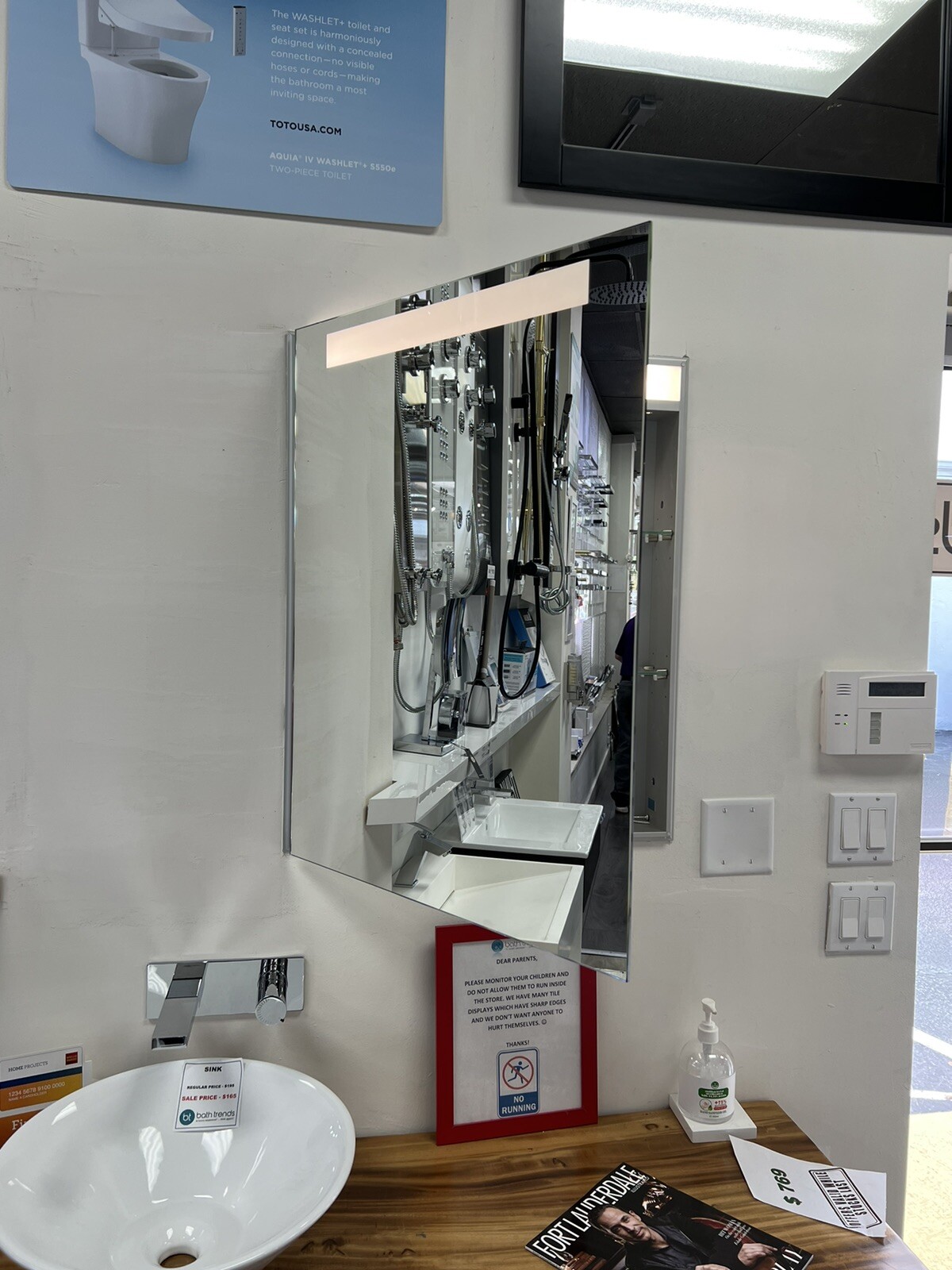 Villeroy & Boch LED Mirror Medicine cabinet, 23 5/8″ 29 3/8″ 4 1/4″ A417UR00