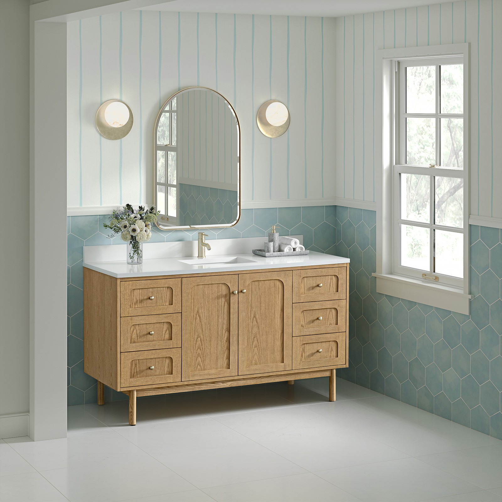 James Martin Vanities 545-V60S-1WZ Laurent 60″ Single Basin – Light Natural Oak