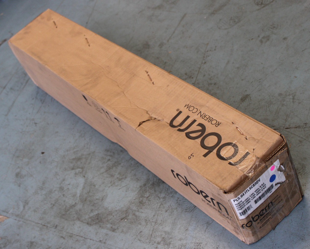 Robern PL5.040TLSC83D – Profiles Light VAR. 5″ x 39-3/8″ x 4-5/8″ – Matte Black