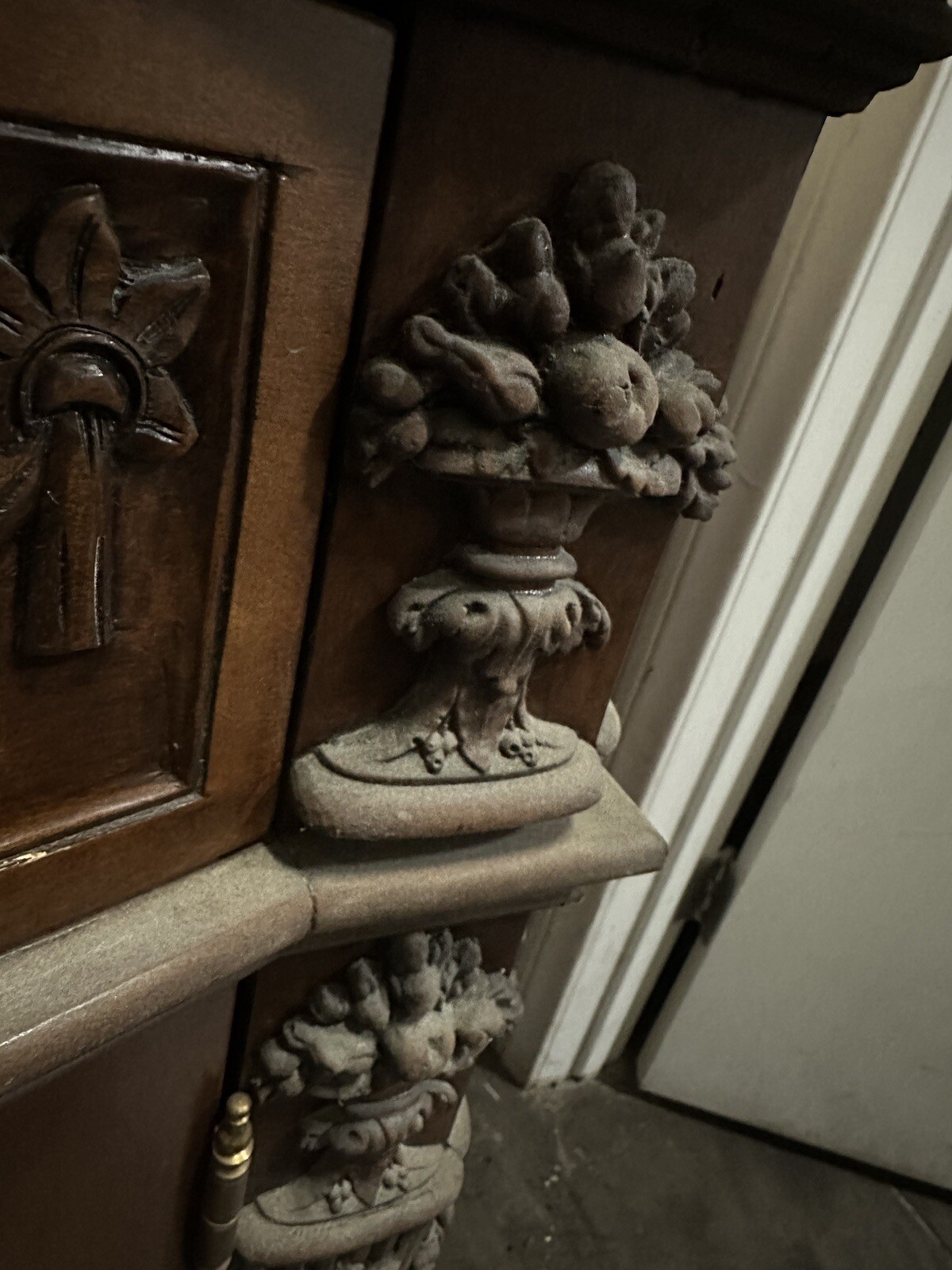 Stone Top Vanity In Lebelvedere Castle 68×27
