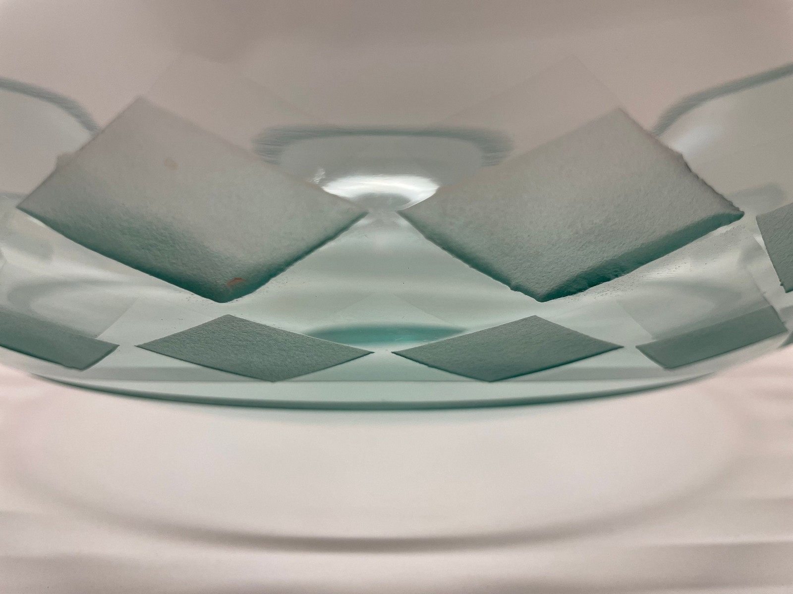 Elegant Bathrom vanity small tempered glass vessel sink with unique pattern
