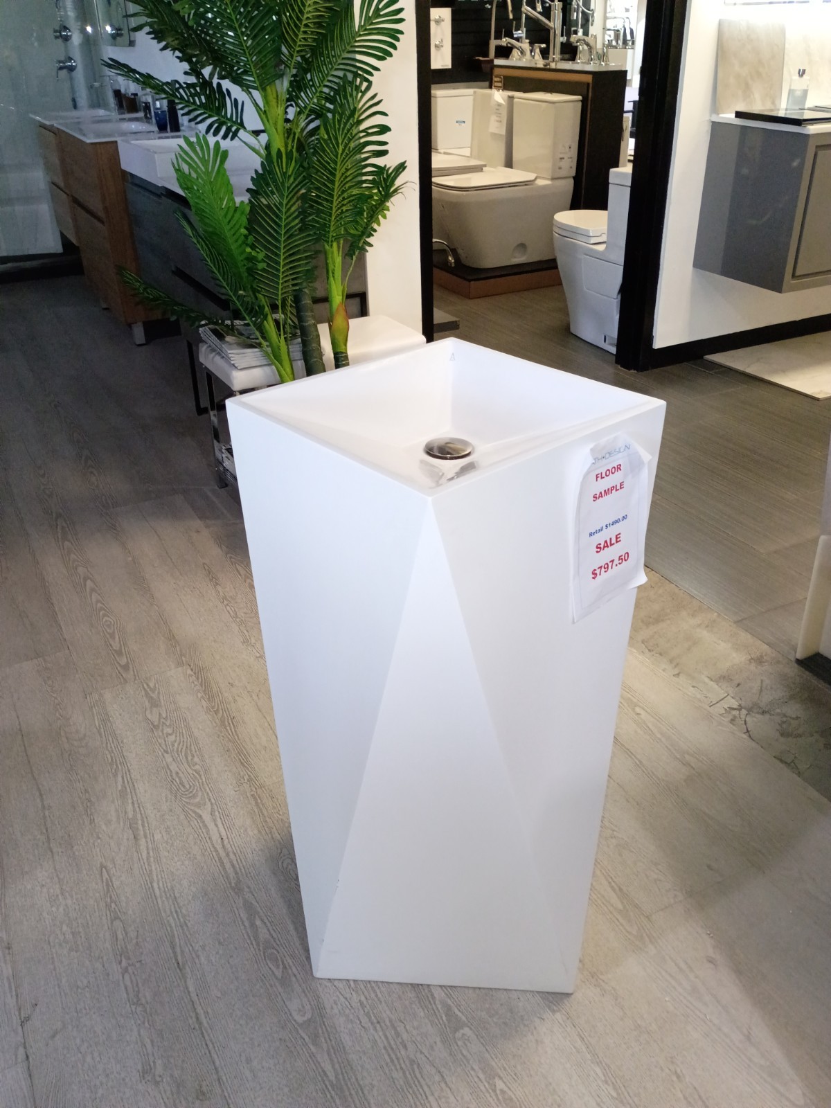 Aquia 34”H x 16”W Luxury Geometric Freestanding Bathroom Pedestal Sink”