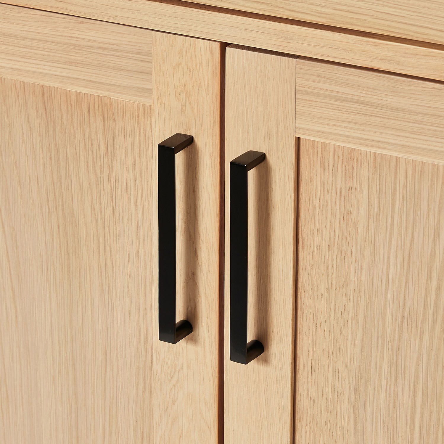 Ariel T042S-R-BC Hepburn 42″ Single – Oak / Matte Black Hardware