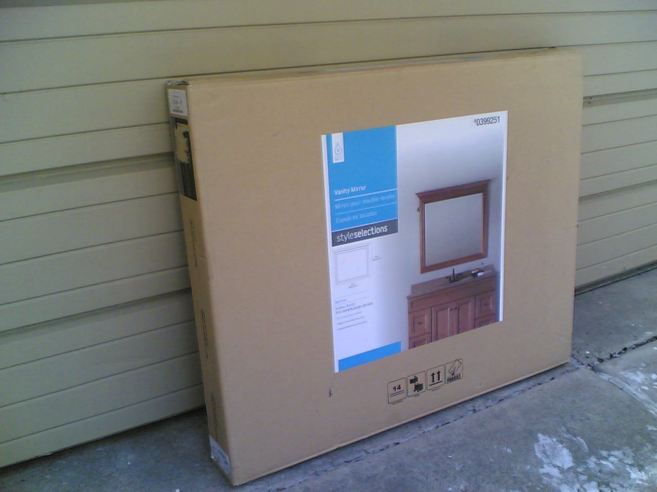 NIB: Classy Bathroom Vanity or Hallway MIRROR (Golden Finish, 42×34)
