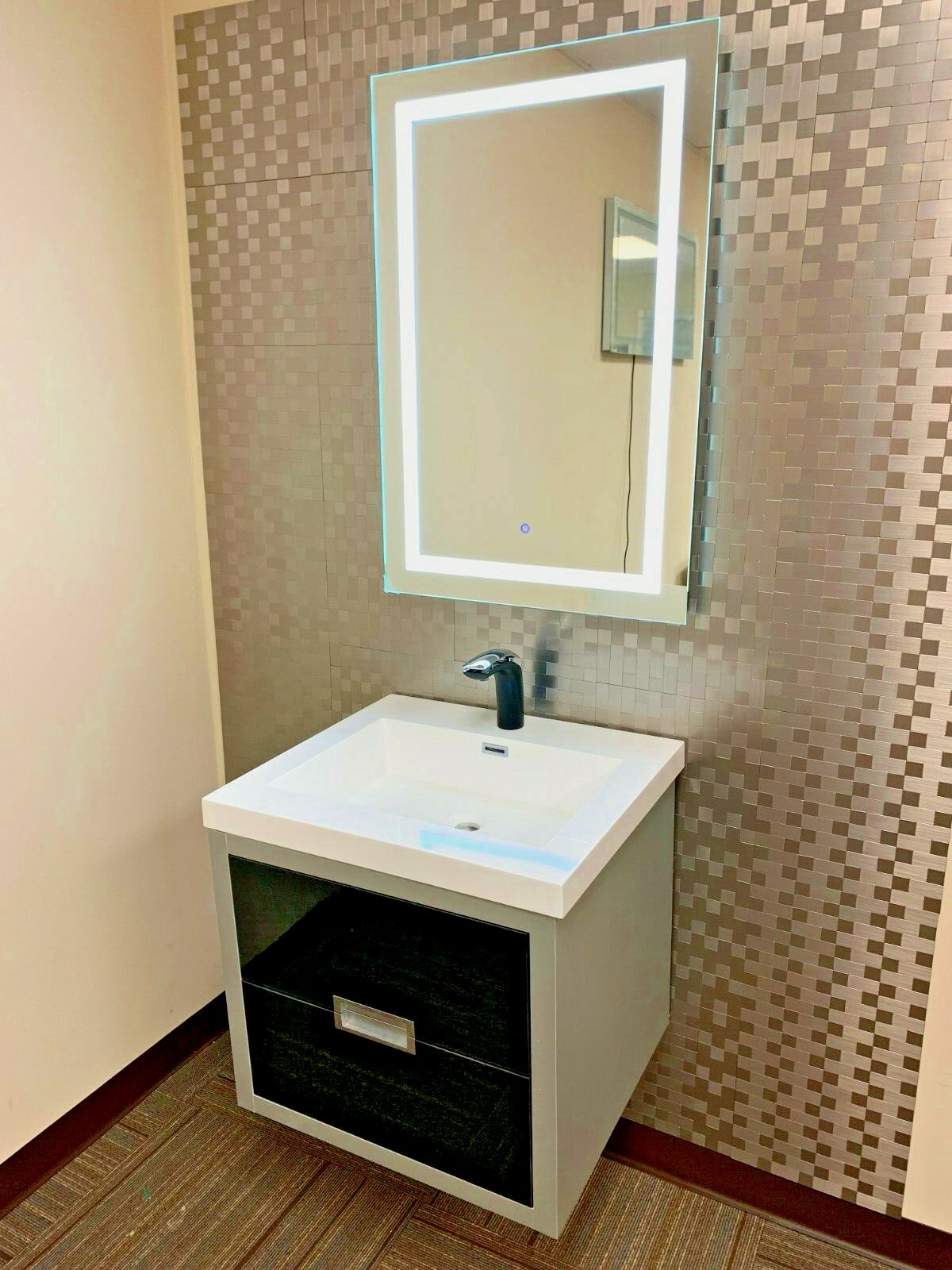 Modern 24″ Single Bathroom Vanity silver/black+LED Mirror+sink+faucet mod.DAN24