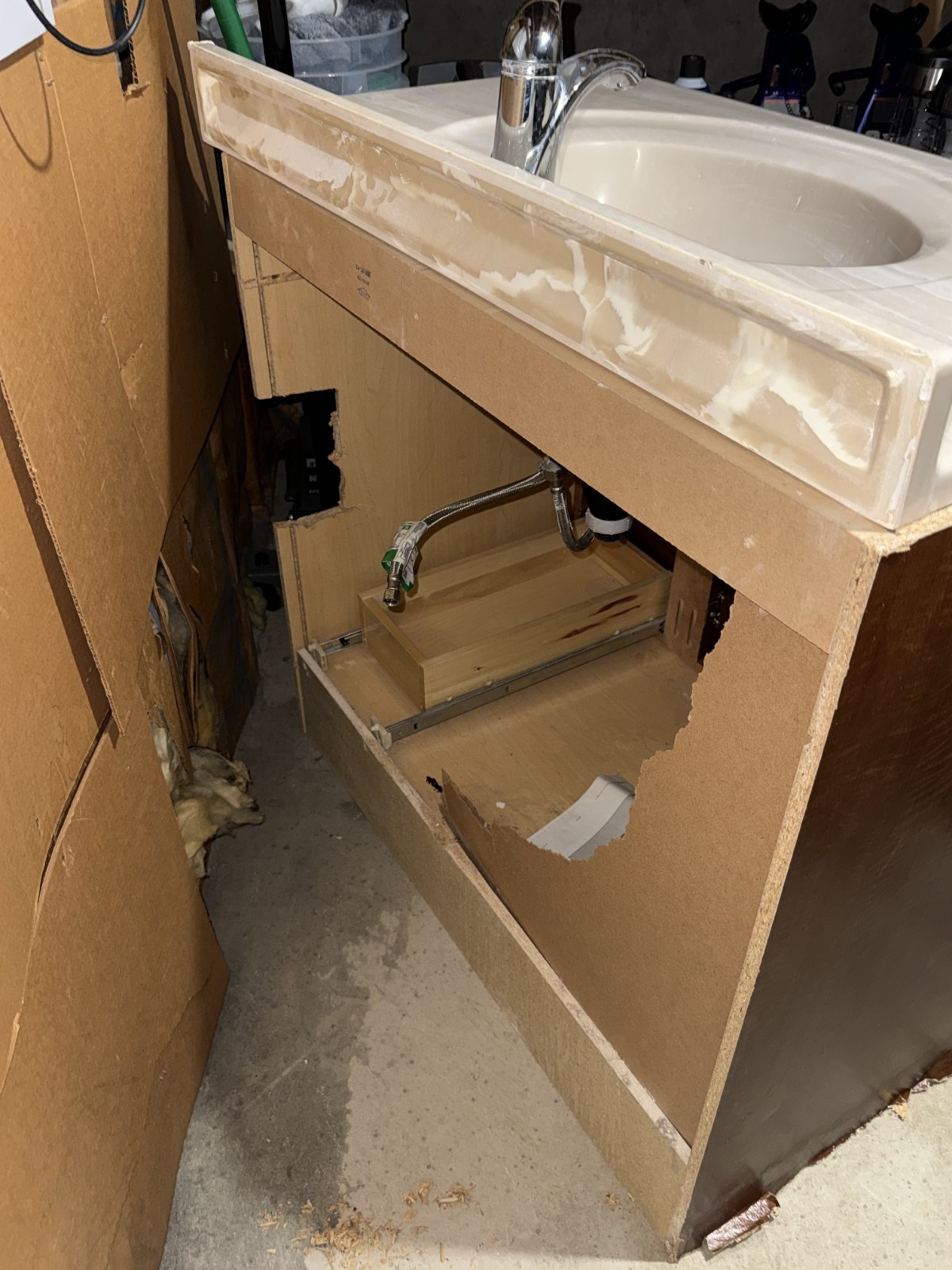 37″ Brown Bathroom vanity – 3 doors – Faucet included – Beige top