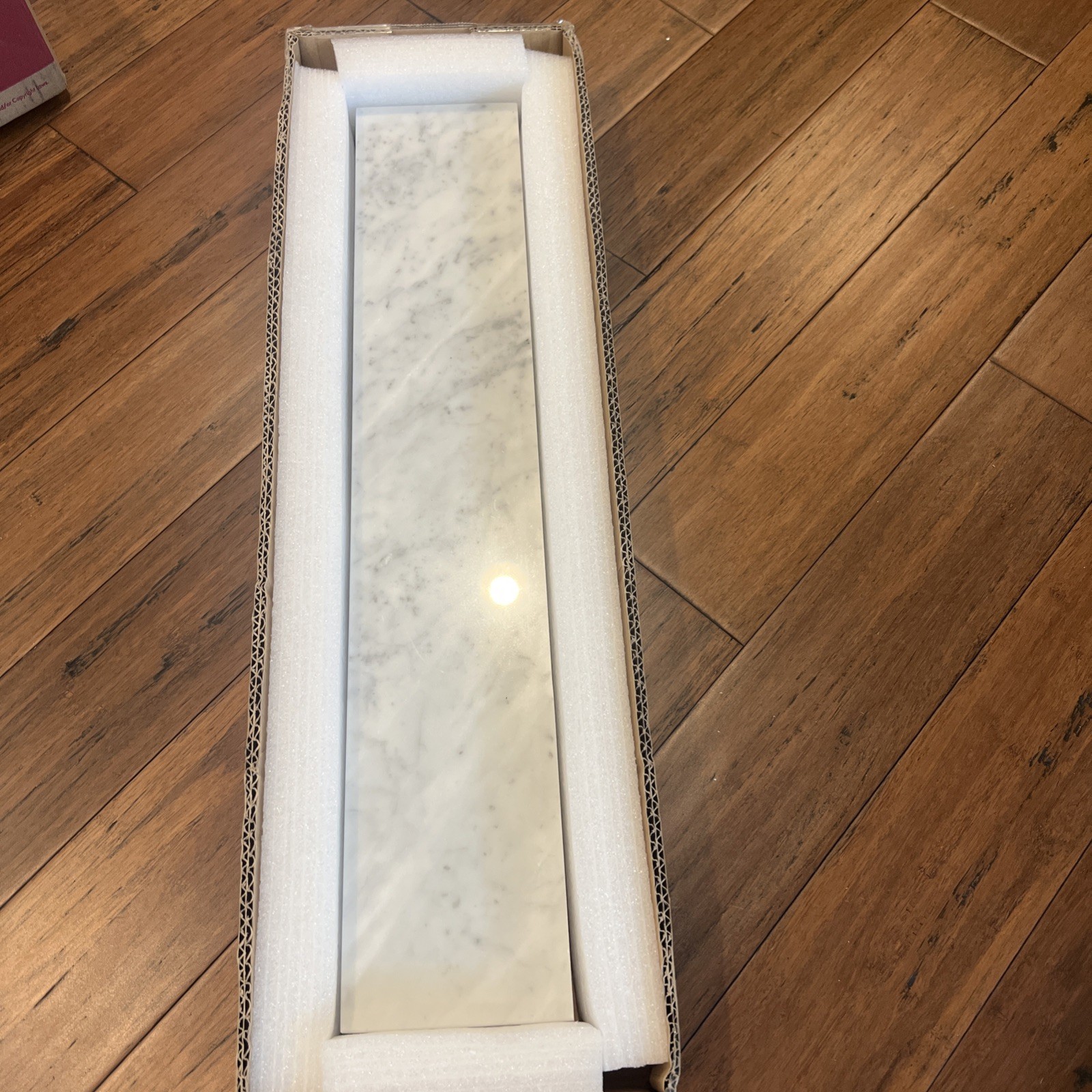Ariel 21 in. W Carrara White Marble Vanity Sidesplash in White AL-CW- SIDESPLASH