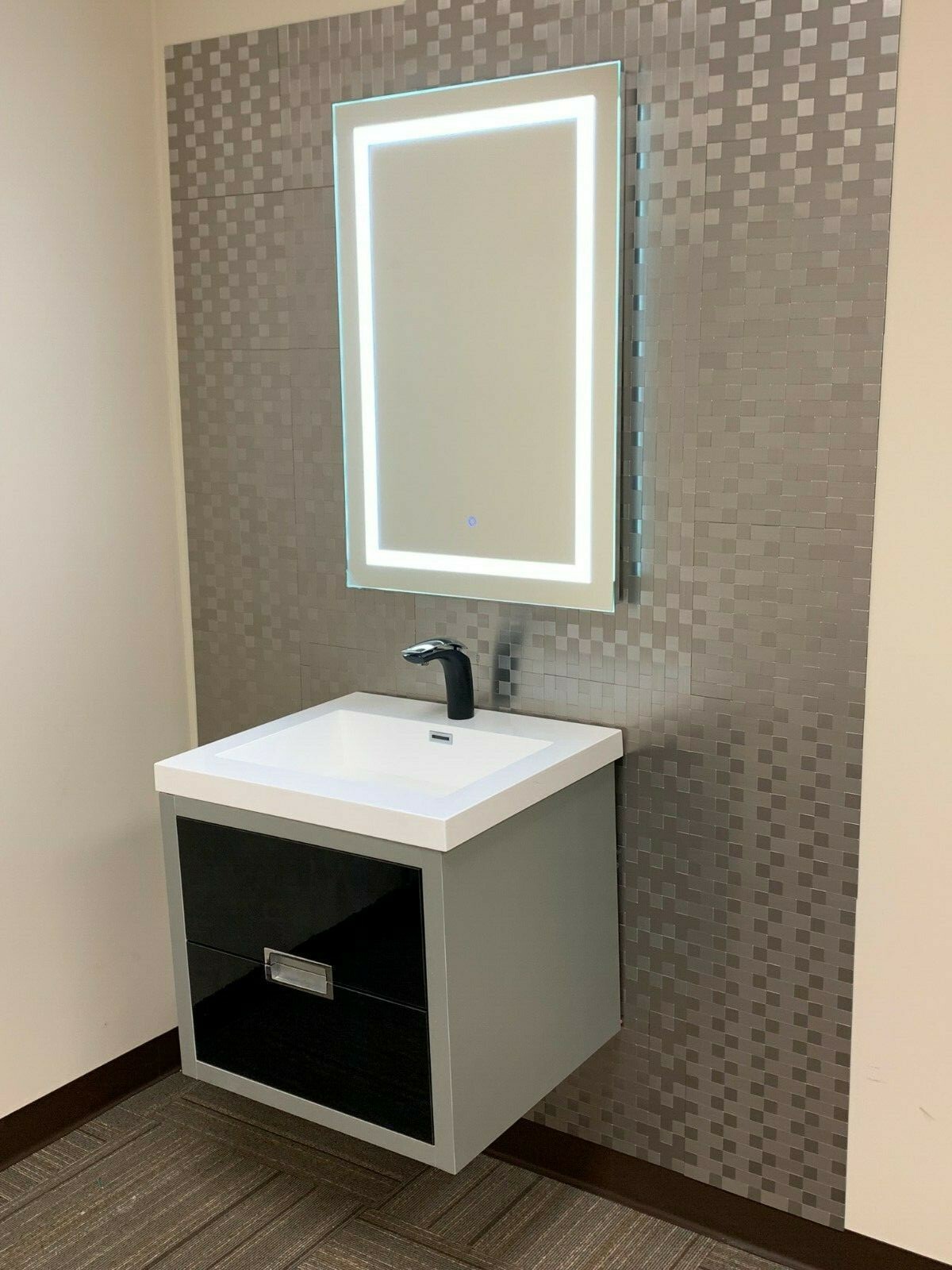 Modern 24″ Single Bathroom Vanity silver/black+LED Mirror+sink+faucet mod.DAN24