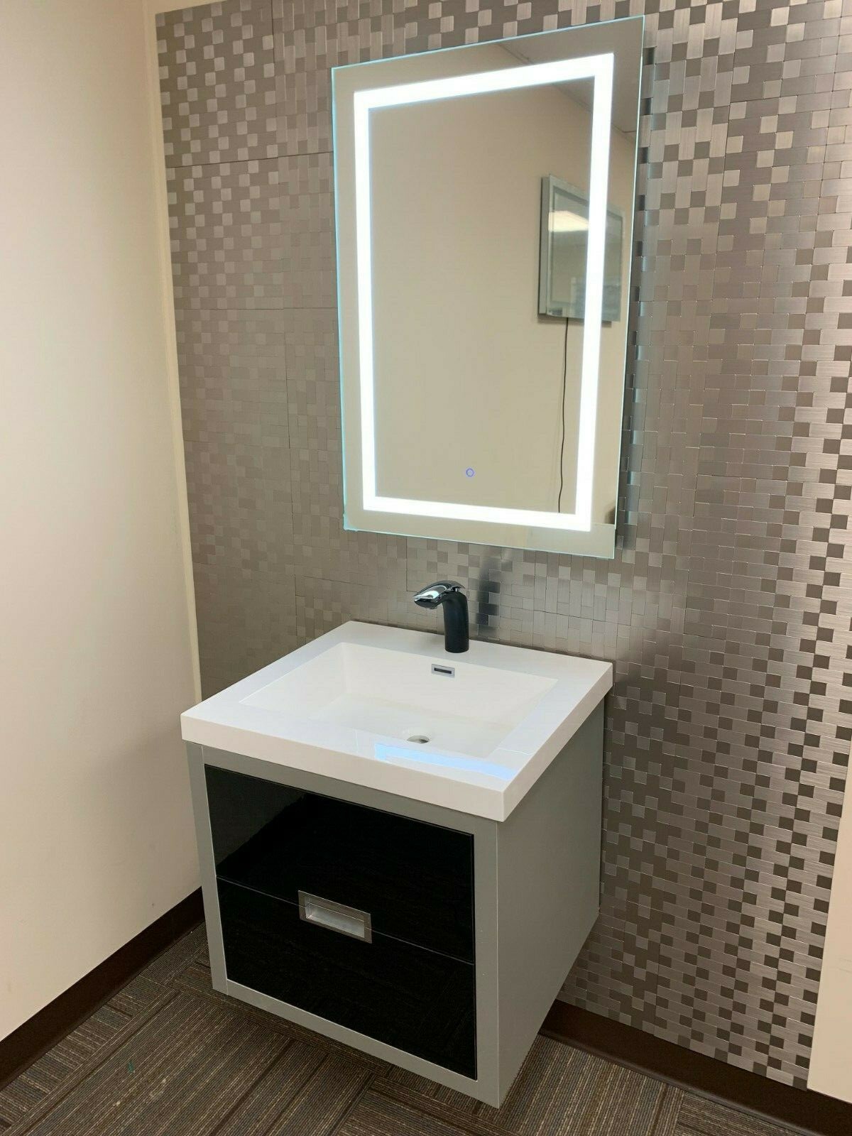 Modern 24″ Single Bathroom Vanity silver/black+LED Mirror+sink+faucet mod.DAN24