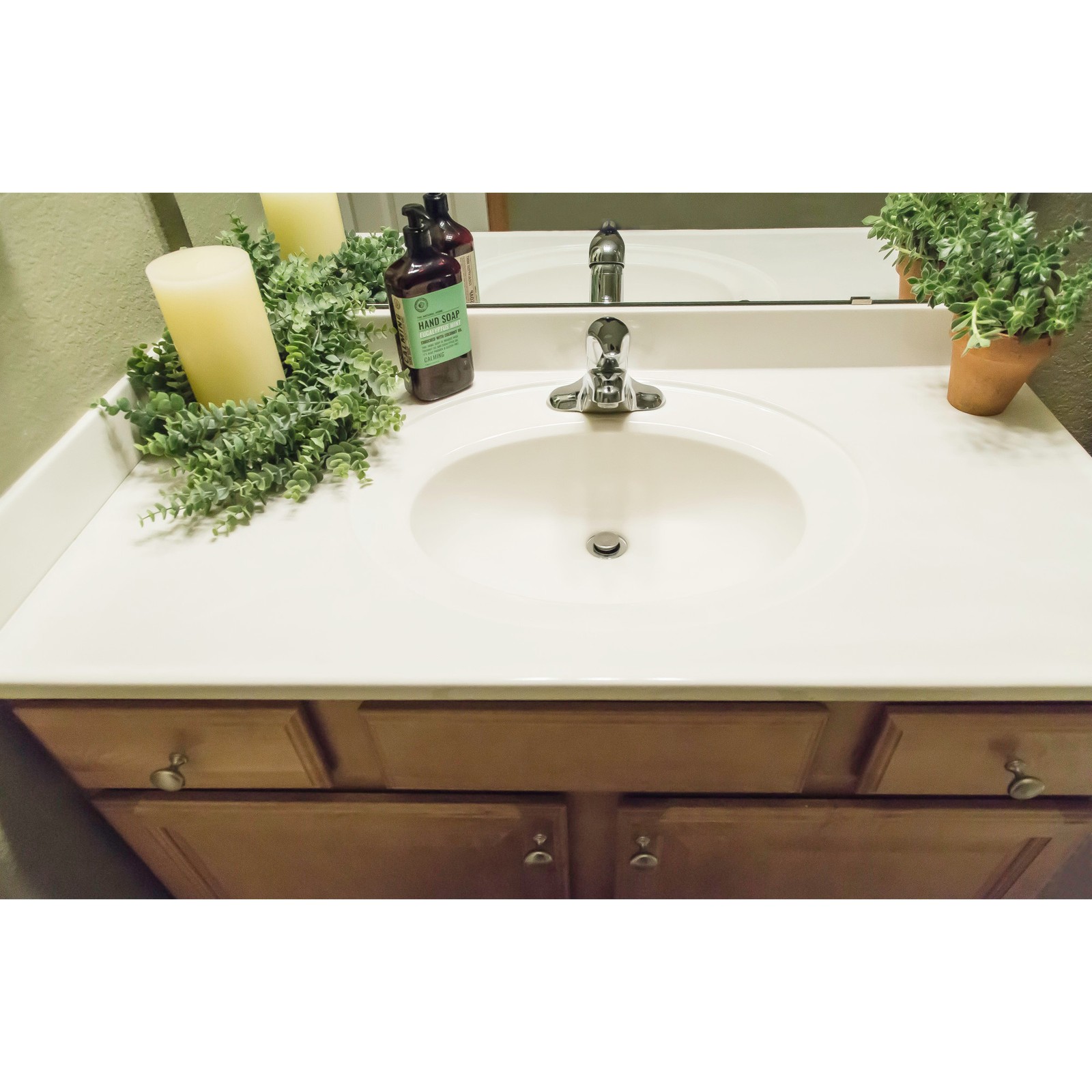 Design House 550913 21-1/2″ L x 3-5/8″ H Cultured Marble – White