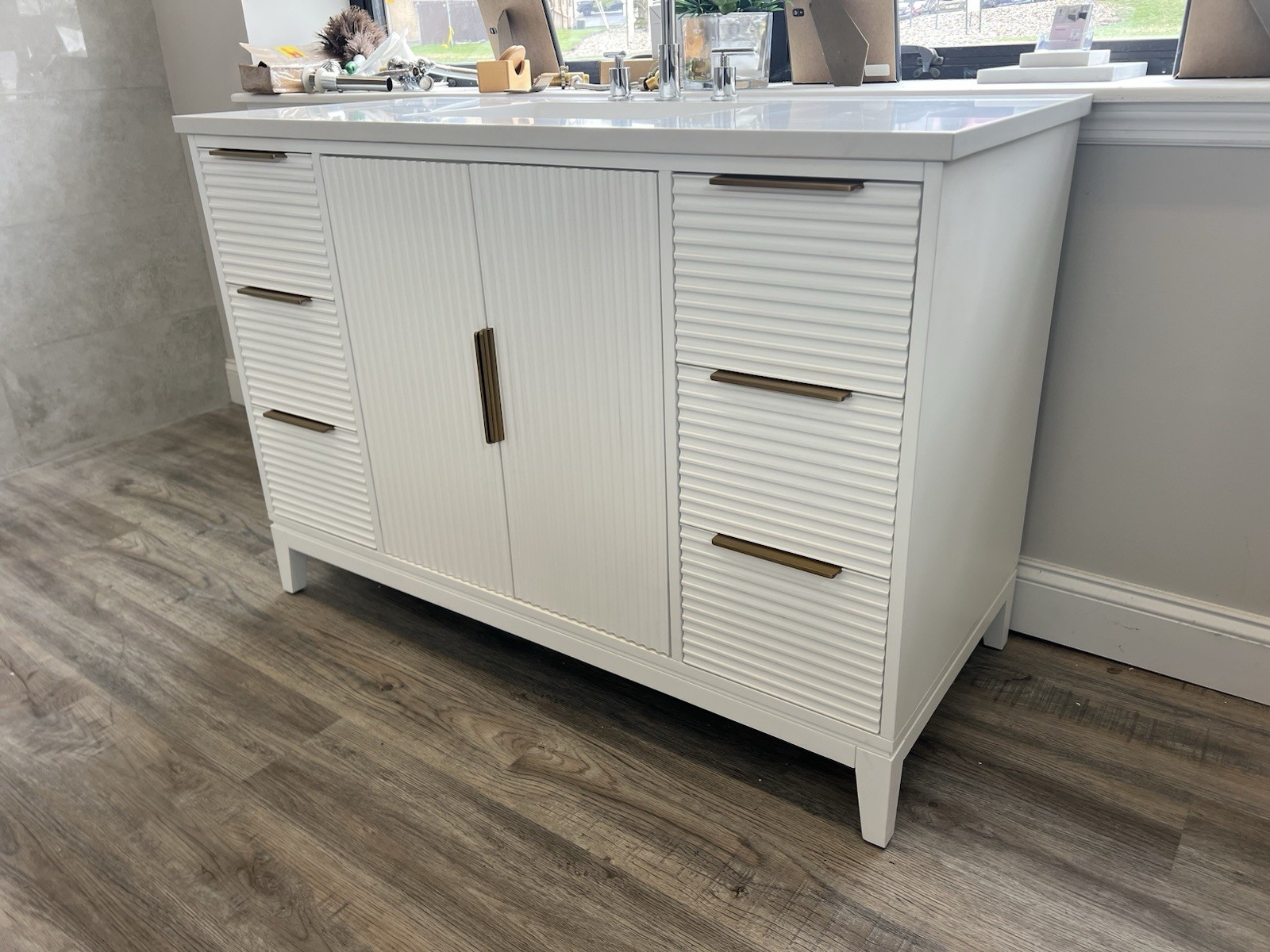 floor model sale! 49” Fluted White Bathroom Vanity With Quartz Top & Backsplash