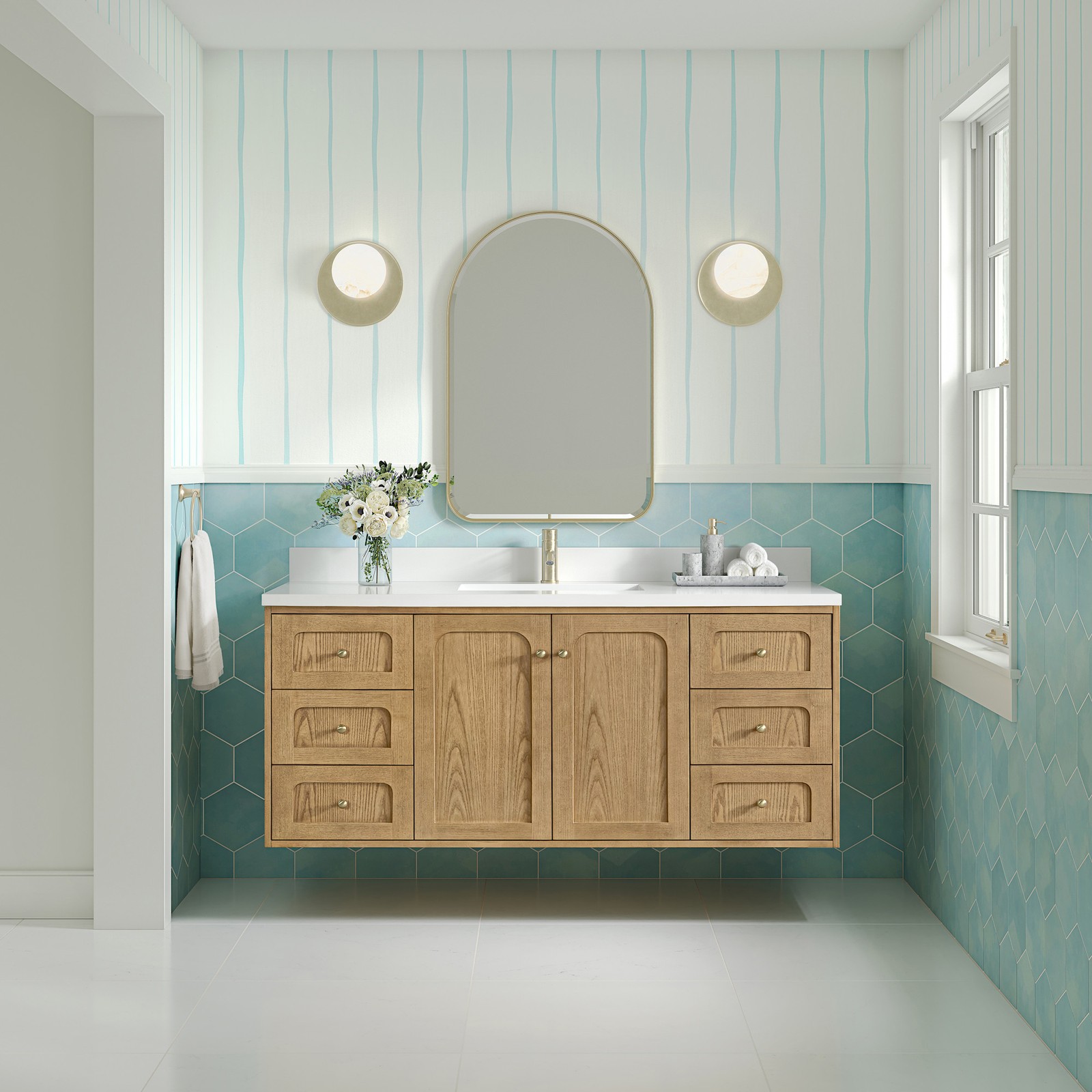 James Martin Vanities 545-V60S-1WZ Laurent 60″ Single Basin – Light Natural Oak