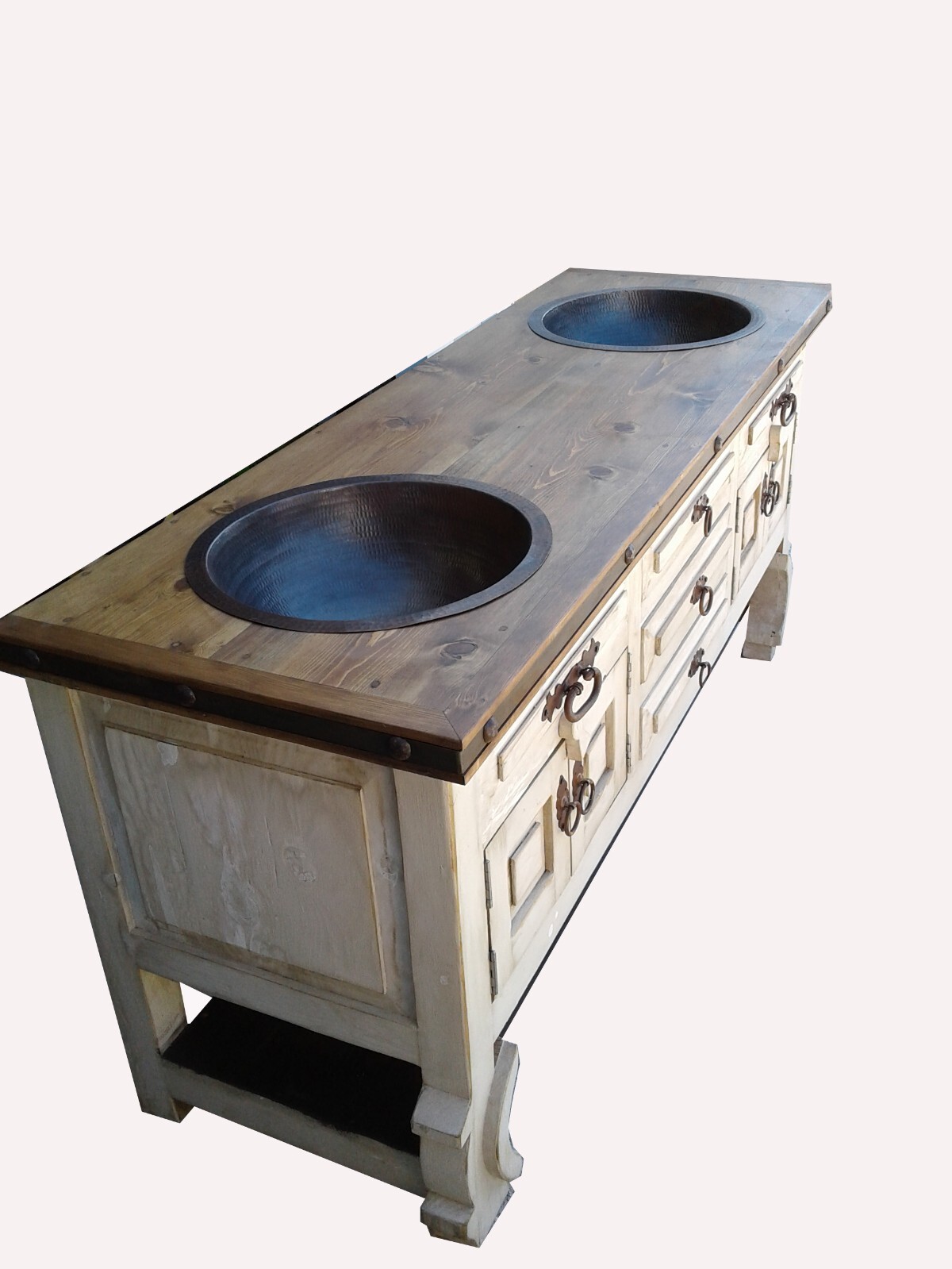 Don Pio Rustic bathroom vanitiy with sink