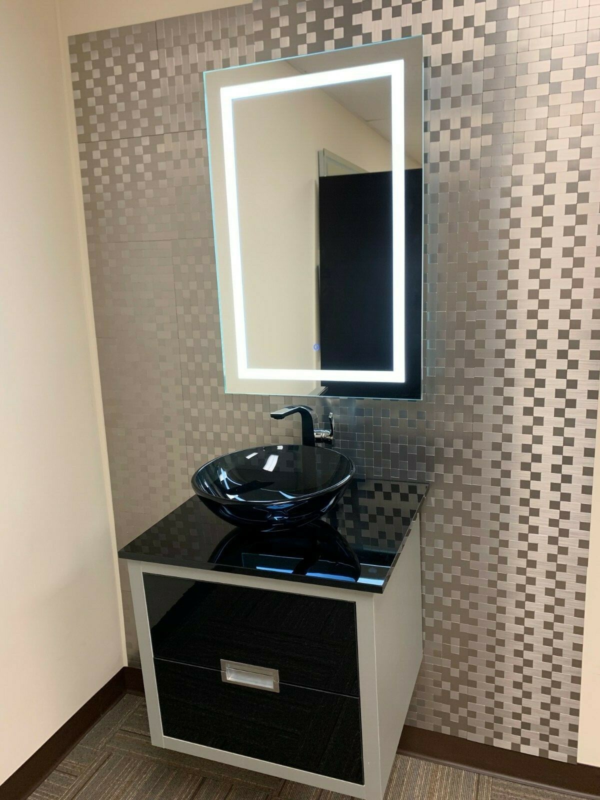 Modern 24″Bathroom Vanity silver/black+LED Mirror+cntr.Top+ sink+faucet DAN24Lux