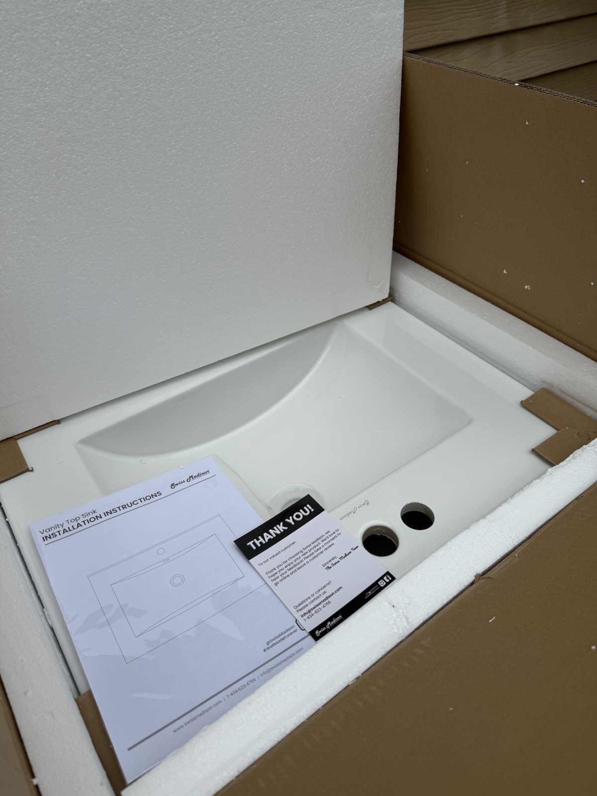 Swiss Madison 24 in. Ceramic Vanity Top with 3-Faucet Holes with White Basin