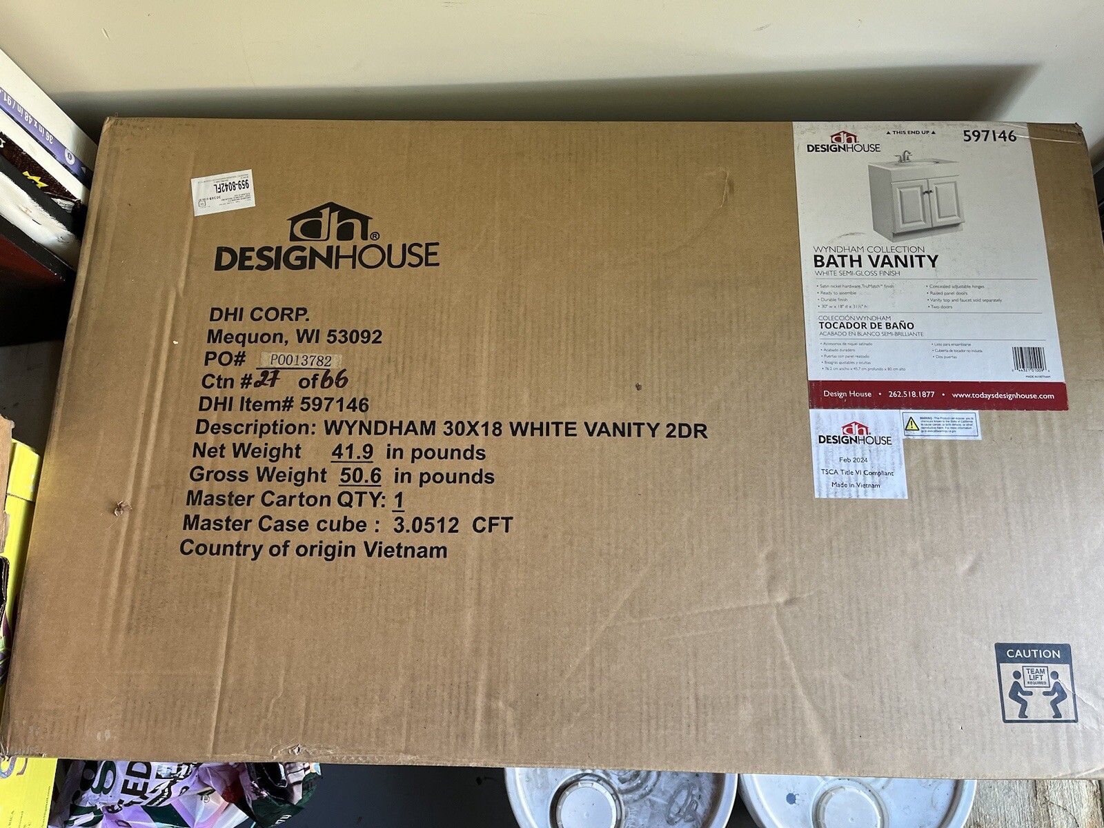 NEW DESIGNHOUSE WYNDHAM COLLECTION BATH VANITY WHITE FINISH W/ MARBLED SINK