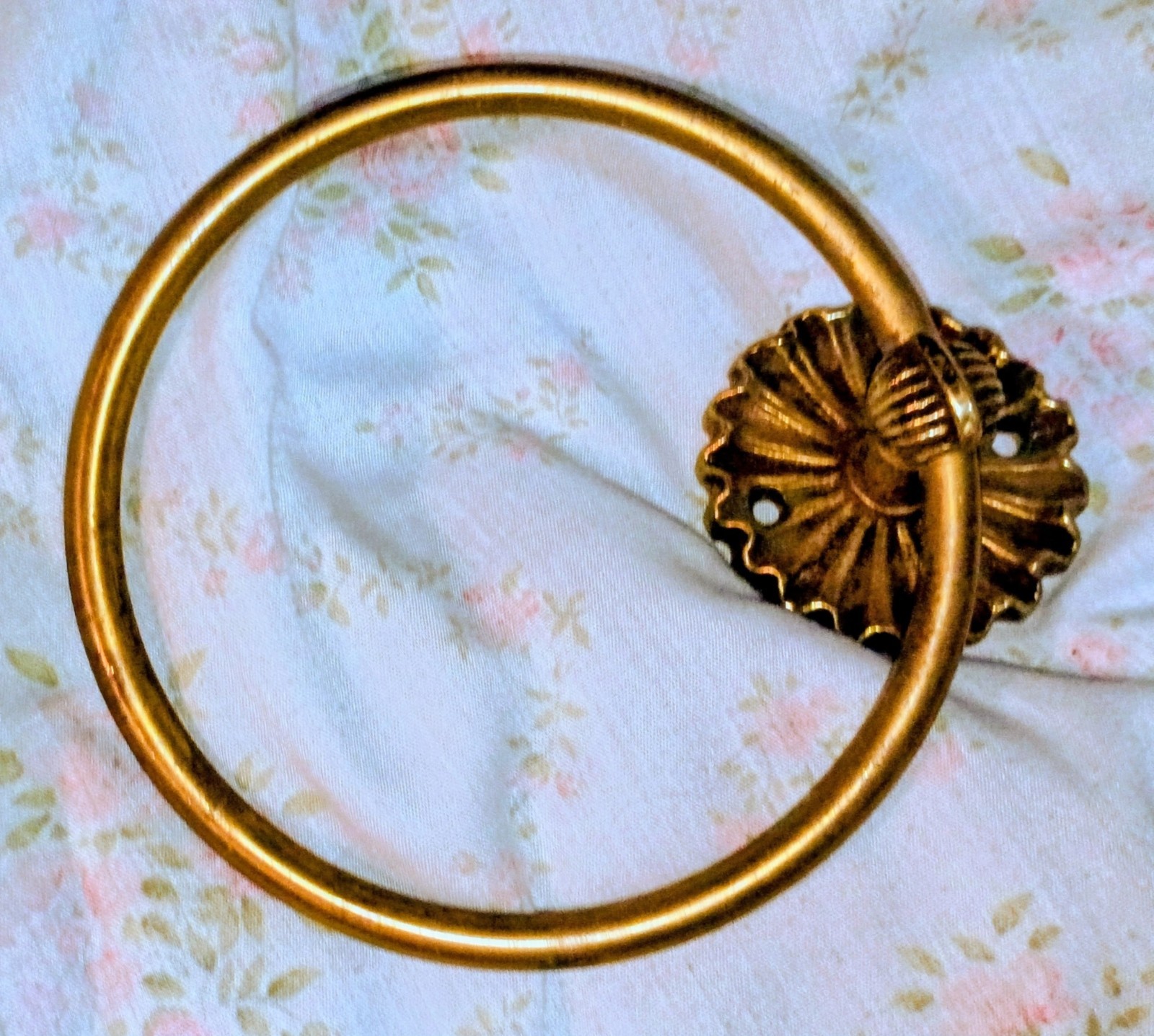 antique brass bathroom faucet and accessories