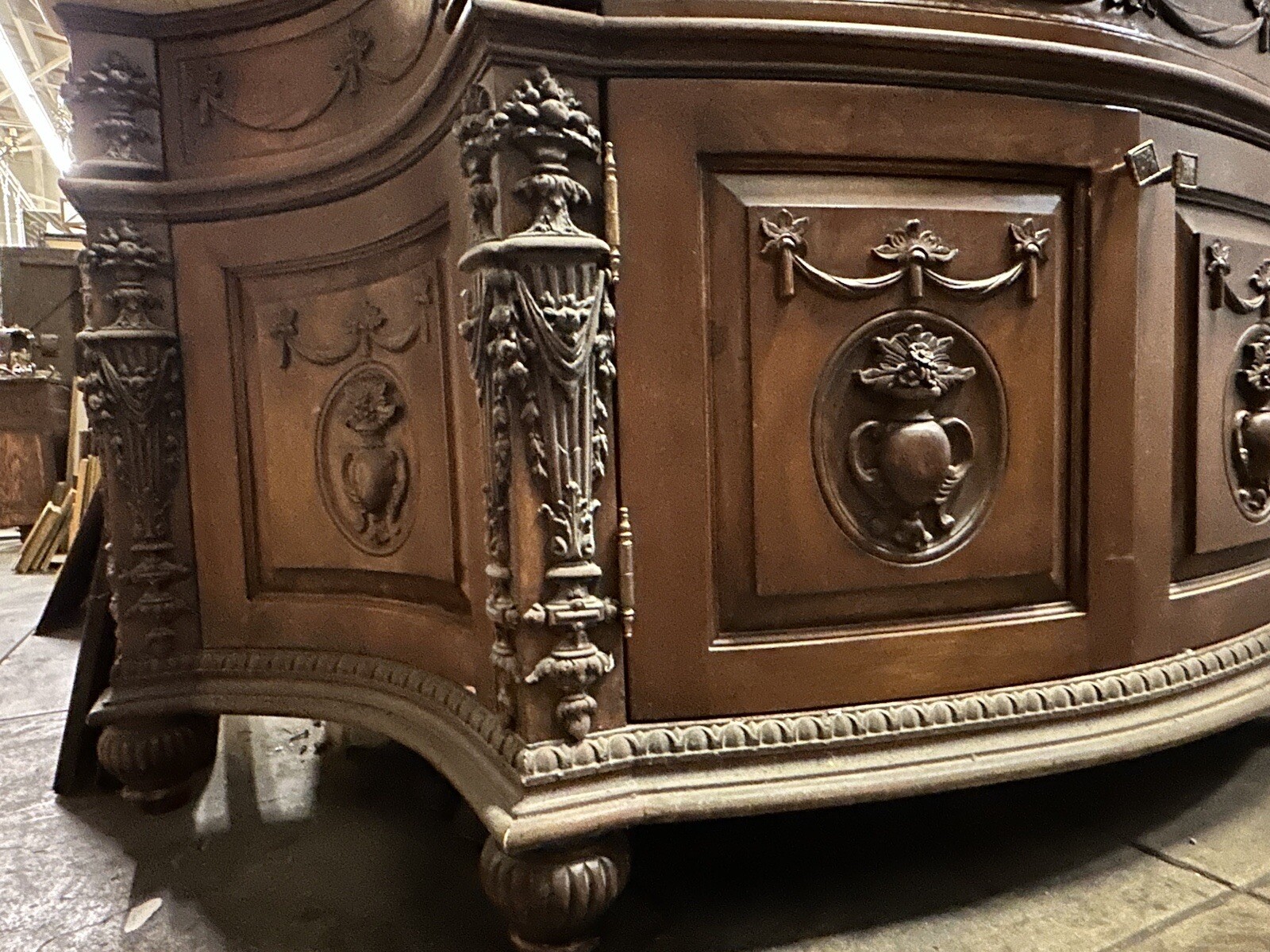 Stone Top Vanity In Lebelvedere Castle 68×27