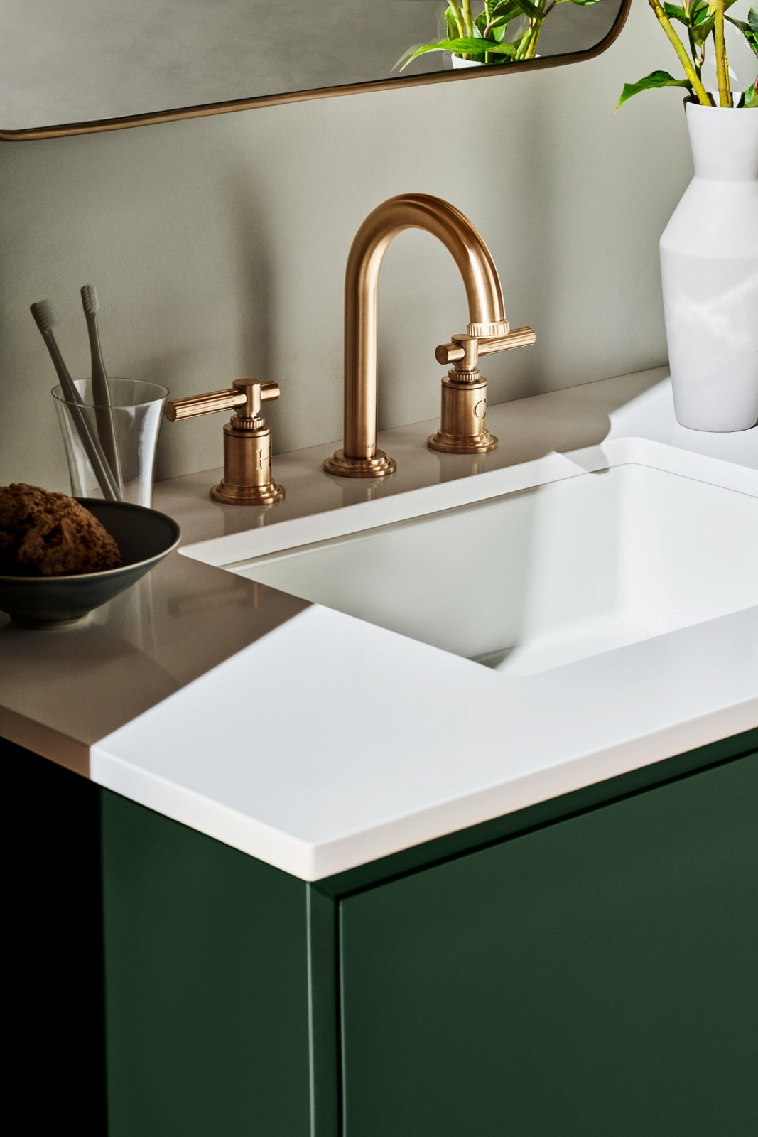 Robern TB61UDO-8D2 61″ Quartz Vanity Top for Widespread Faucet – Grey
