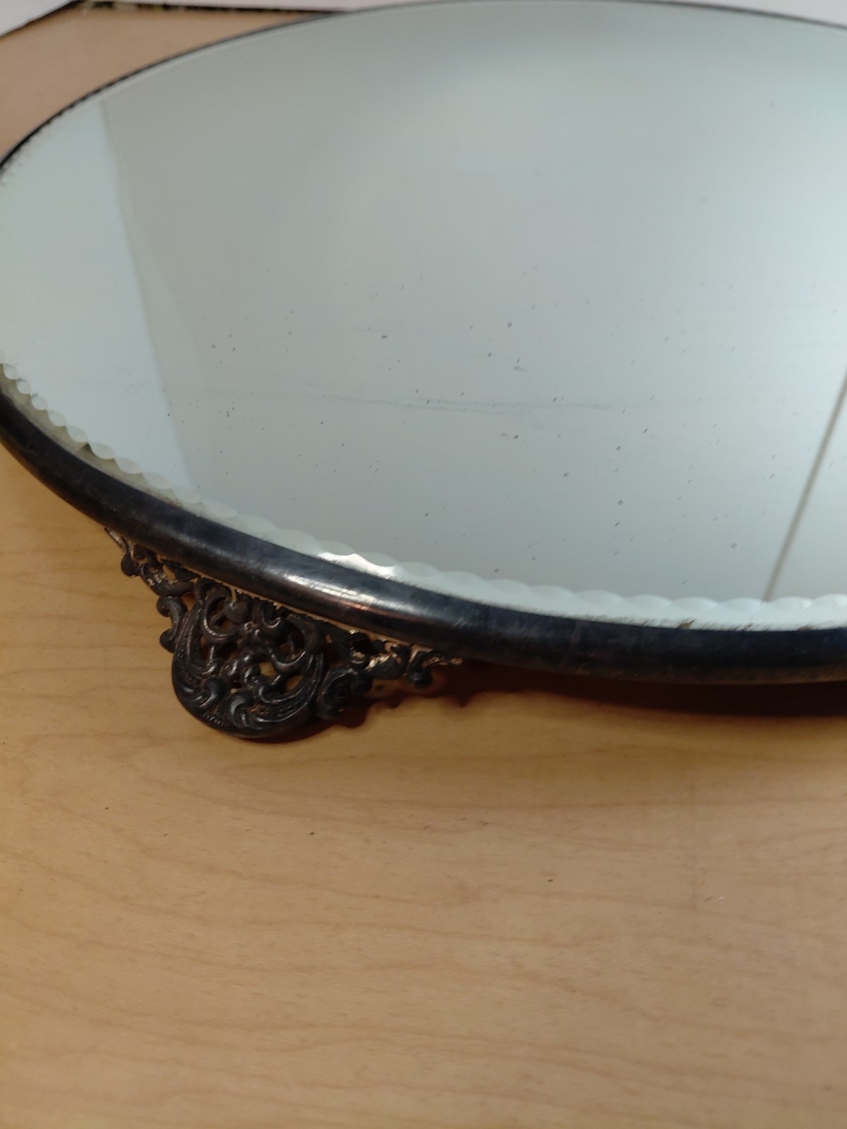 Late 19th Century Victorian Round Mirrored Vanity Plateau – 15.5″ Mirror