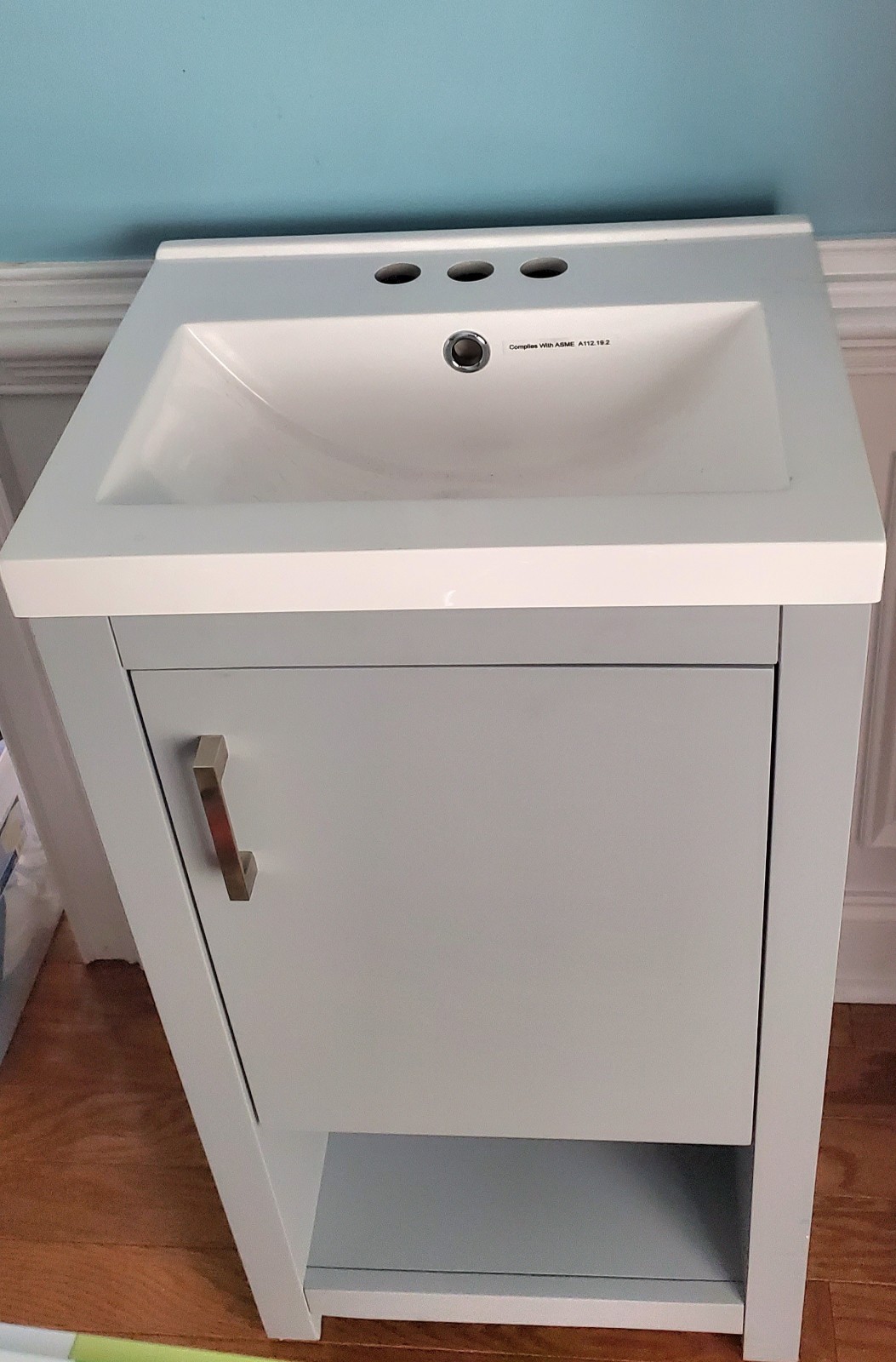 18.5″ Single Bathroom Vanity with Cultured Marble Top