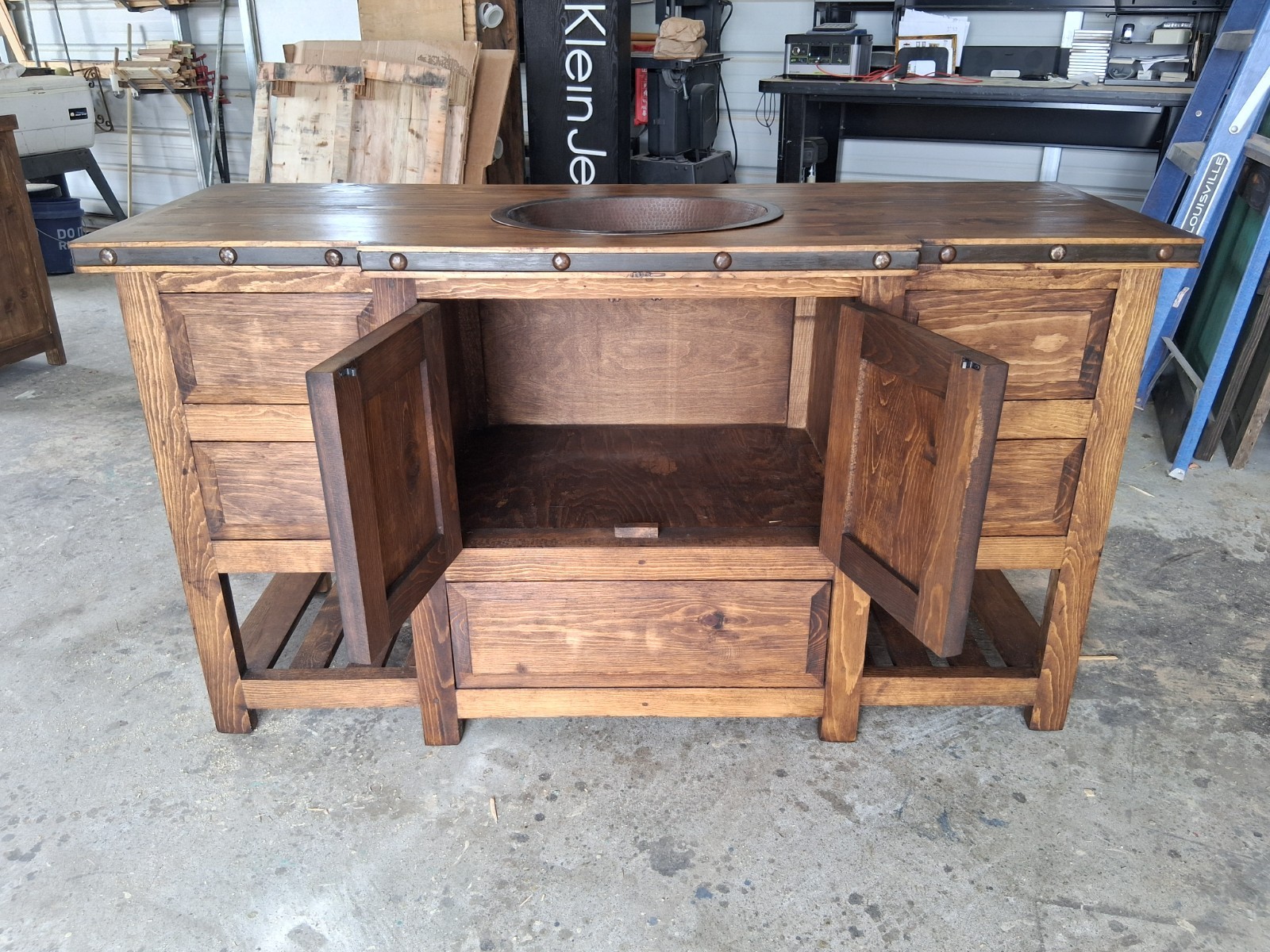Livette Bathroom vanity With Copper Sink