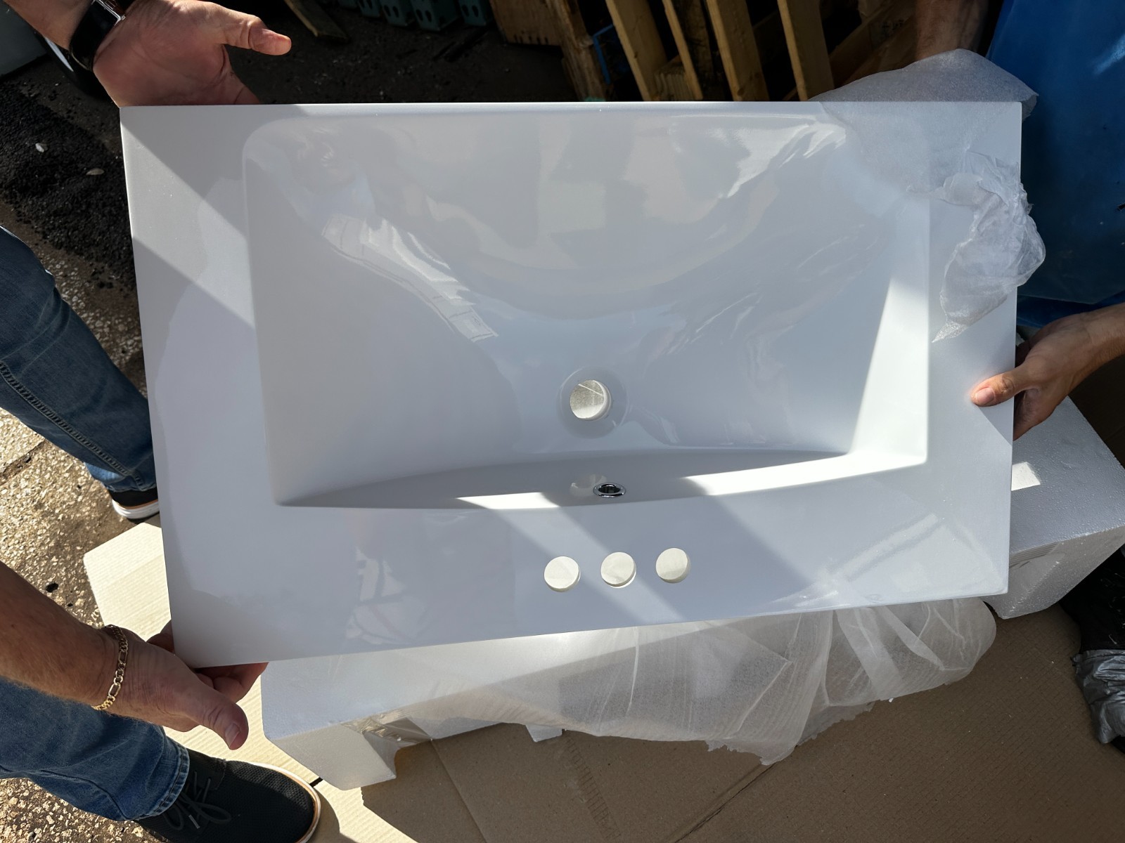 30 in. W x 18 in. D Resin Single Bathroom Basin Sink, Vanity Top in White with 3