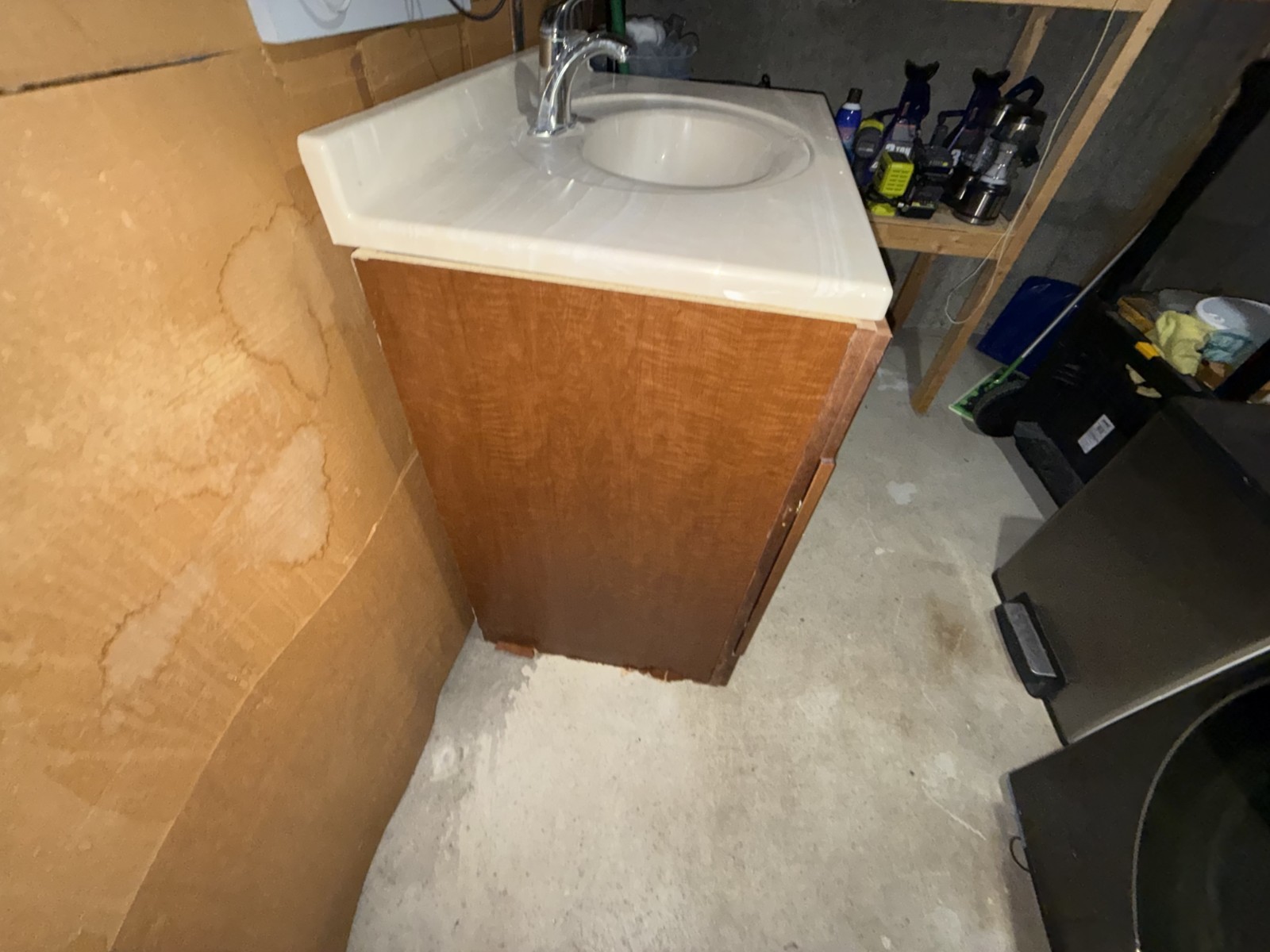 37″ Brown Bathroom vanity – 3 doors – Faucet included – Beige top