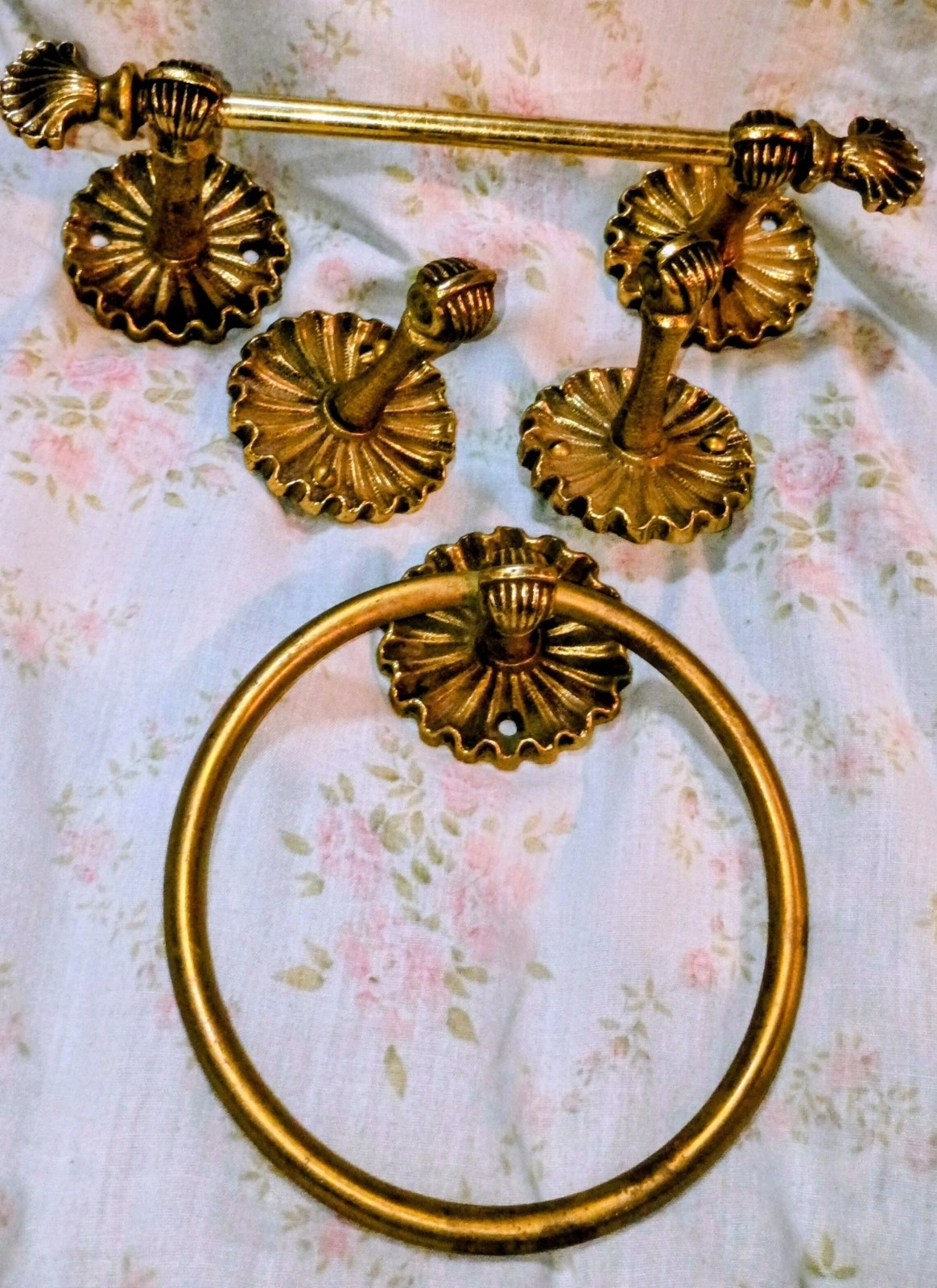 antique brass bathroom faucet and accessories
