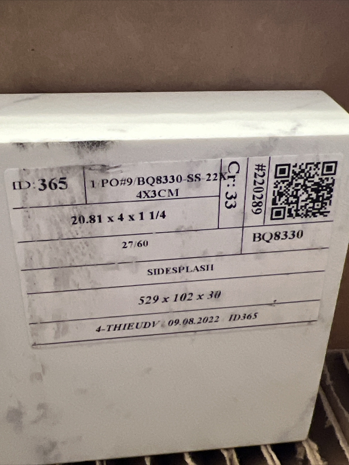 Wyndham Collection WCFVCA1SS 20-3/4″ L x 4″ H Marble Sidesplash – Carrara