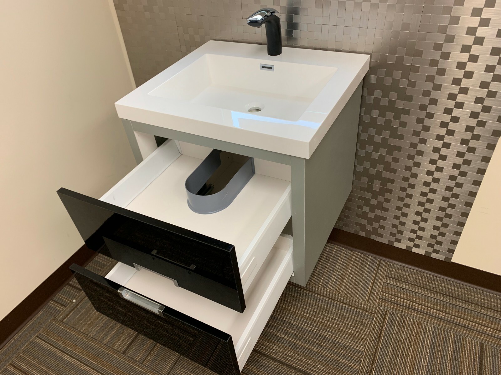 Modern 24″Bathroom Vanity silver/black+LED Mirror+cntr.Top+ sink+faucet DAN24Lux