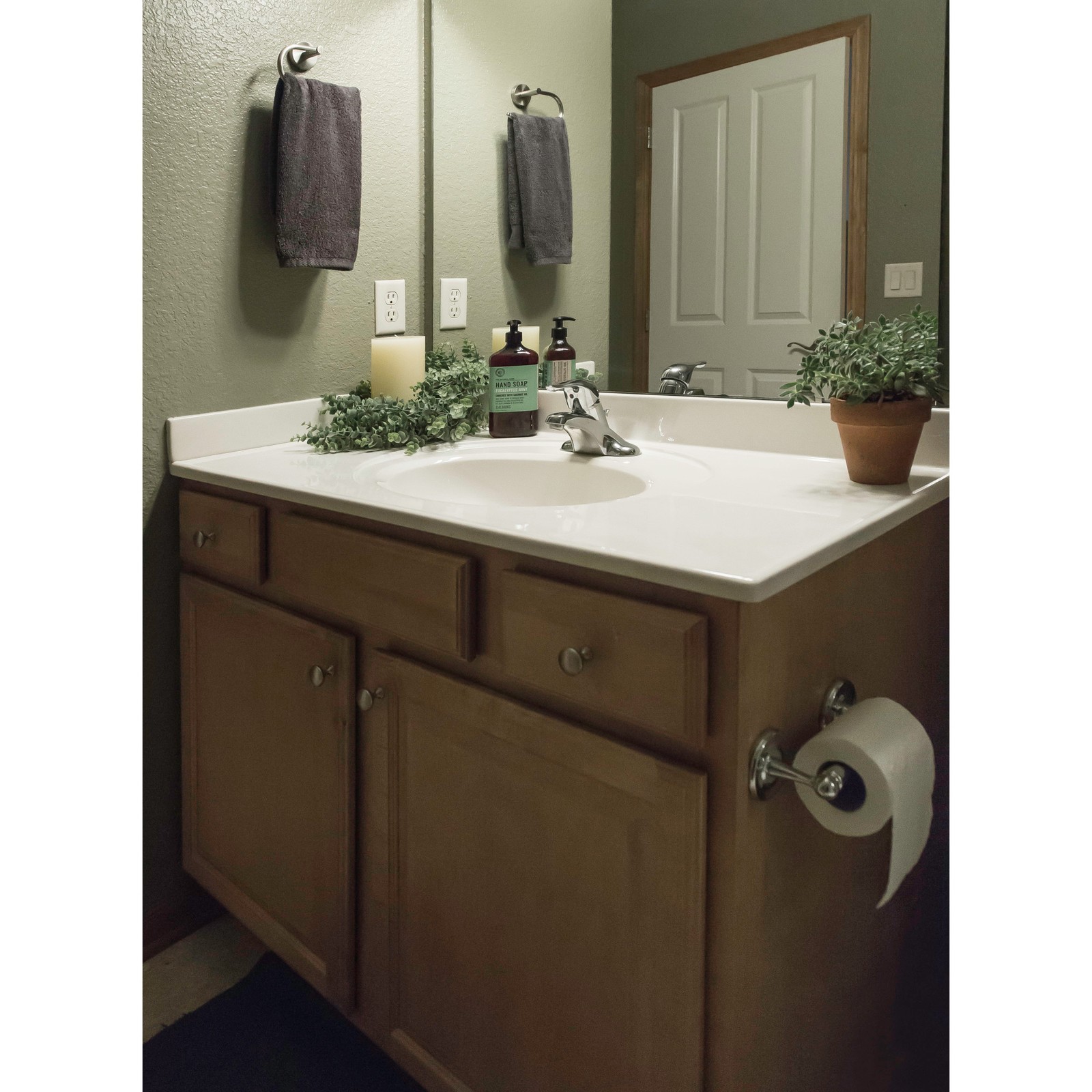 Design House 550913 21-1/2″ L x 3-5/8″ H Cultured Marble – White