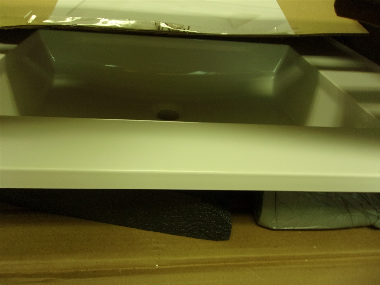 NEW Vanity Top Solid White 31X22″ TR231-3 *FREE SHIPPING*