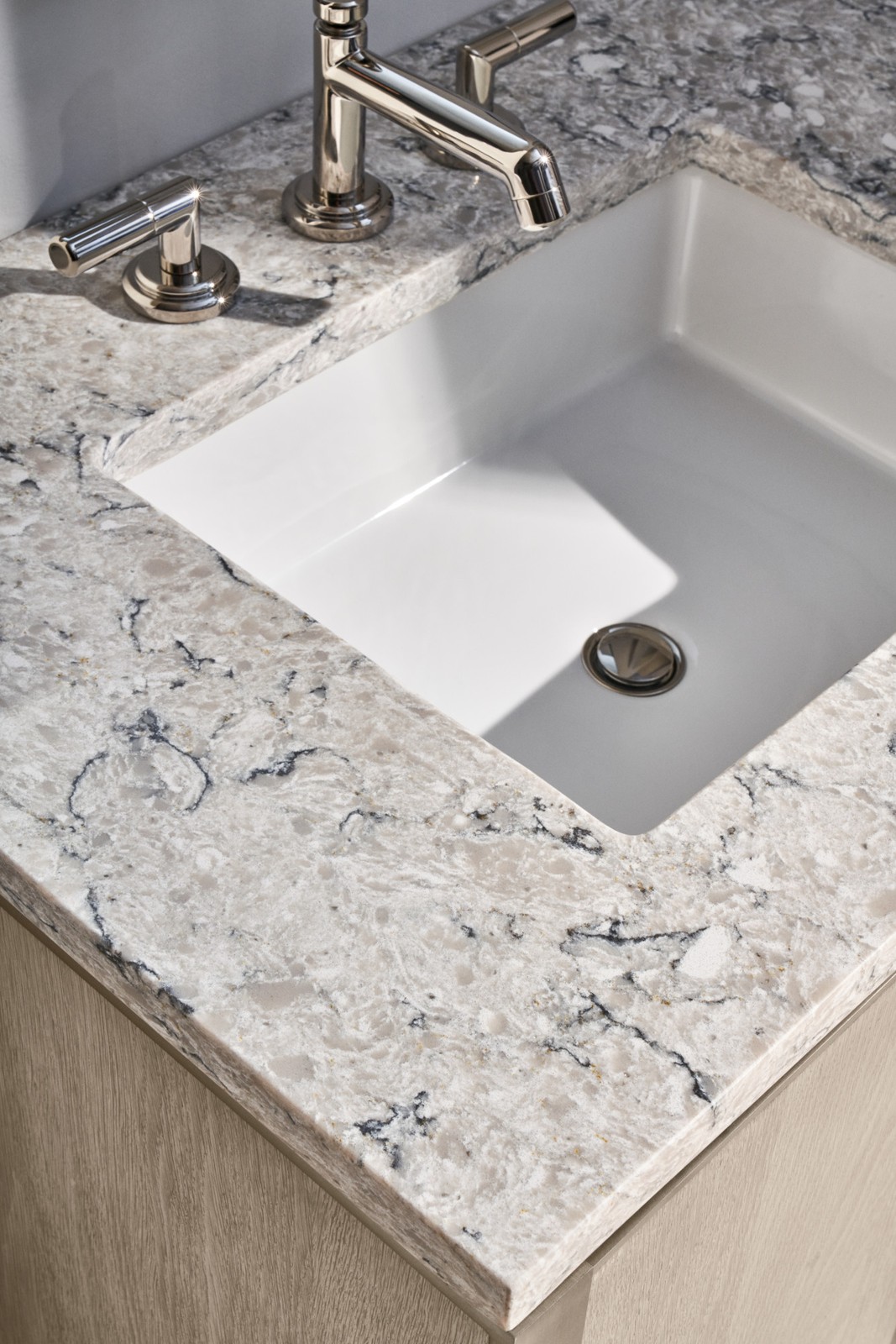 Robern TA36MCO-8CS8 36″ Quartz Vanity Top for Widespread Faucet – White