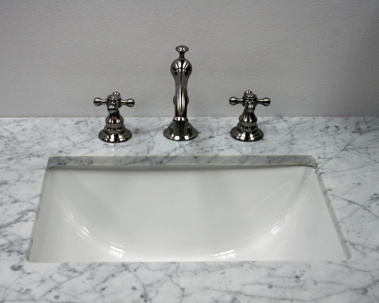 32-Inch Contemporary Style Single Sink Bathroom Vanity Model 2404-WK
