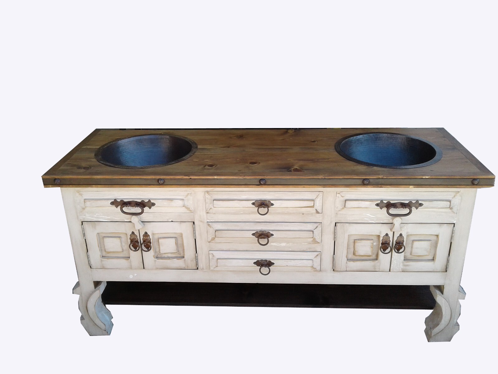 Don Pio Rustic bathroom vanitiy with sink