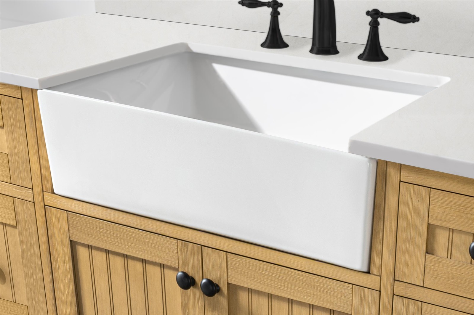 Design Element Burbank 36″ Single Sink Oak Bath Vanity with White Quartz Top