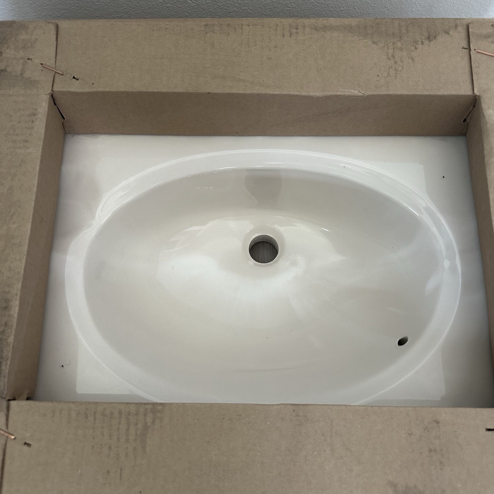 White Cultured Marble Vanity Top 19 In. X 25 In. Model Ww-1925
